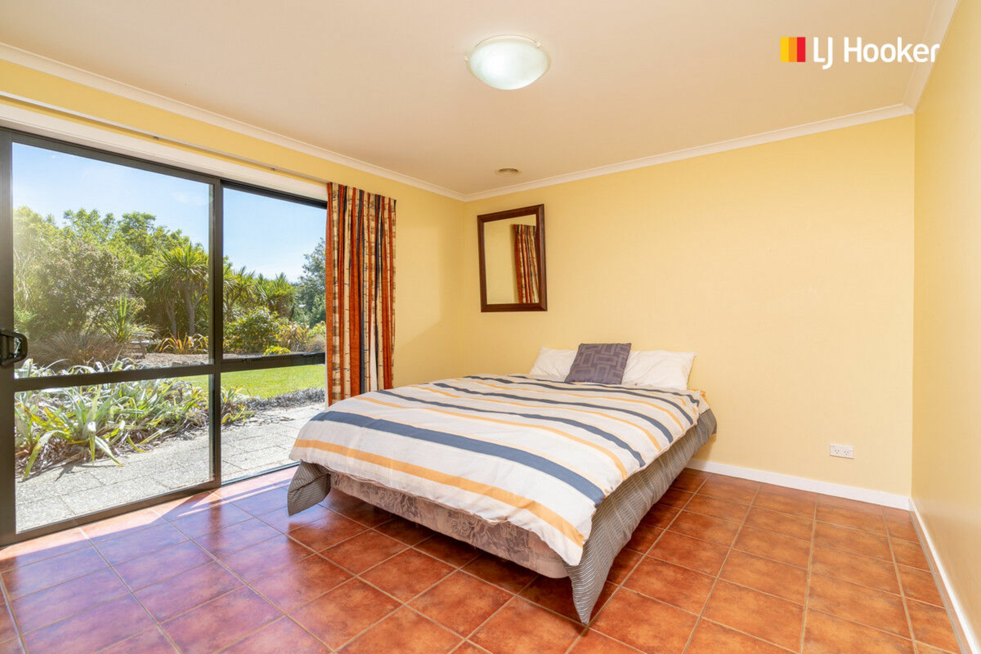 1 Joshua Place, HELENSBURGH