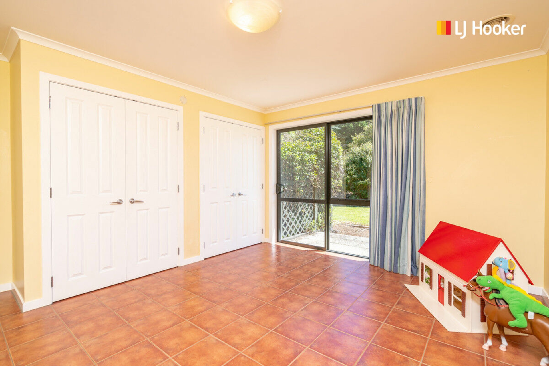 1 Joshua Place, HELENSBURGH