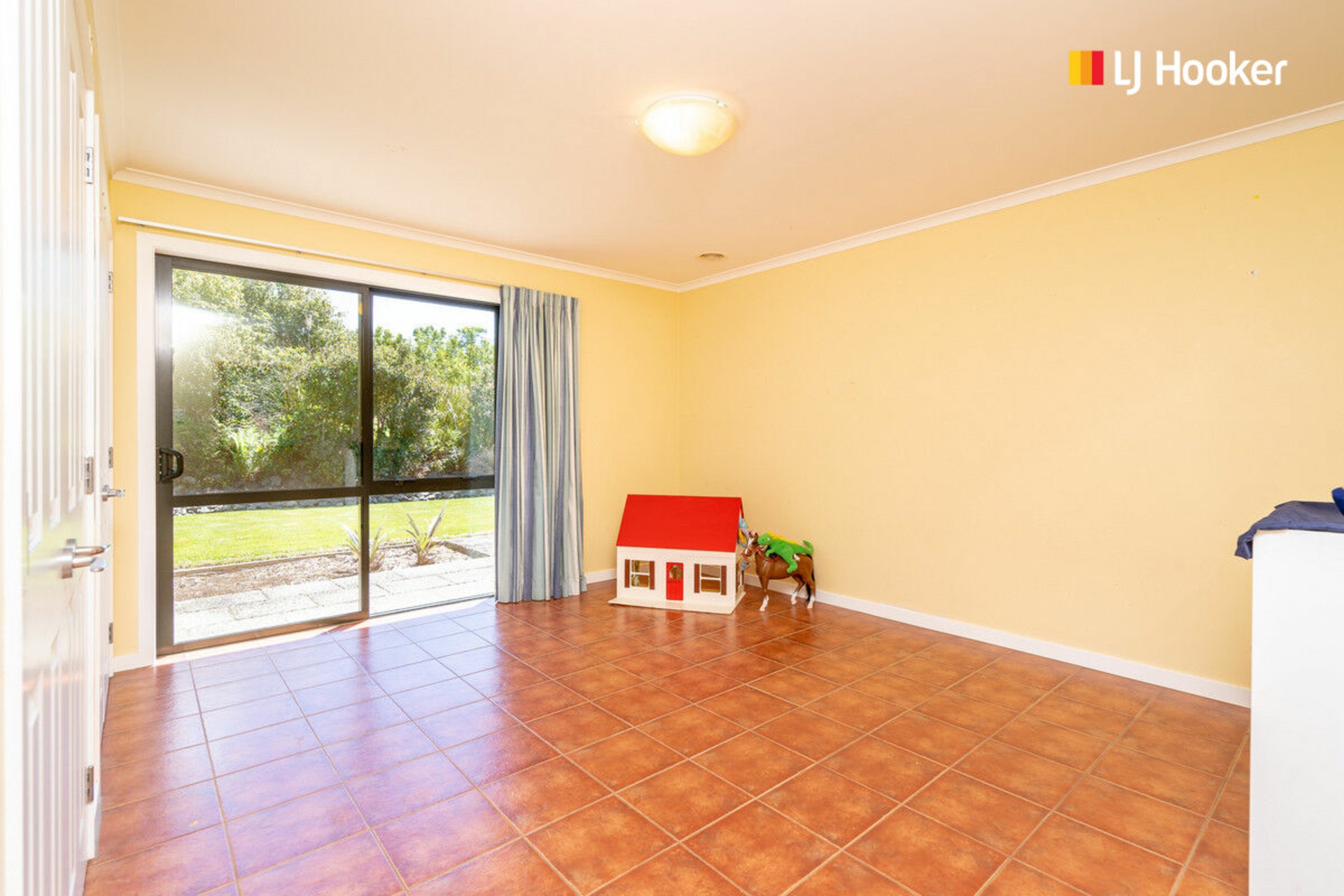 1 Joshua Place, HELENSBURGH
