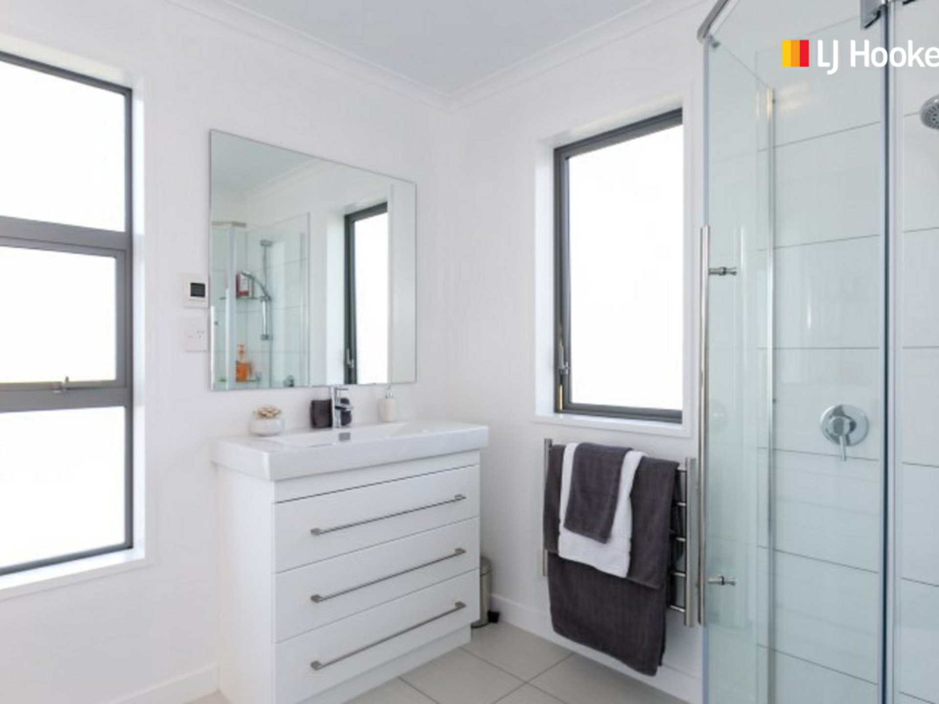 B/4 Clayton Street, SAINT CLAIR