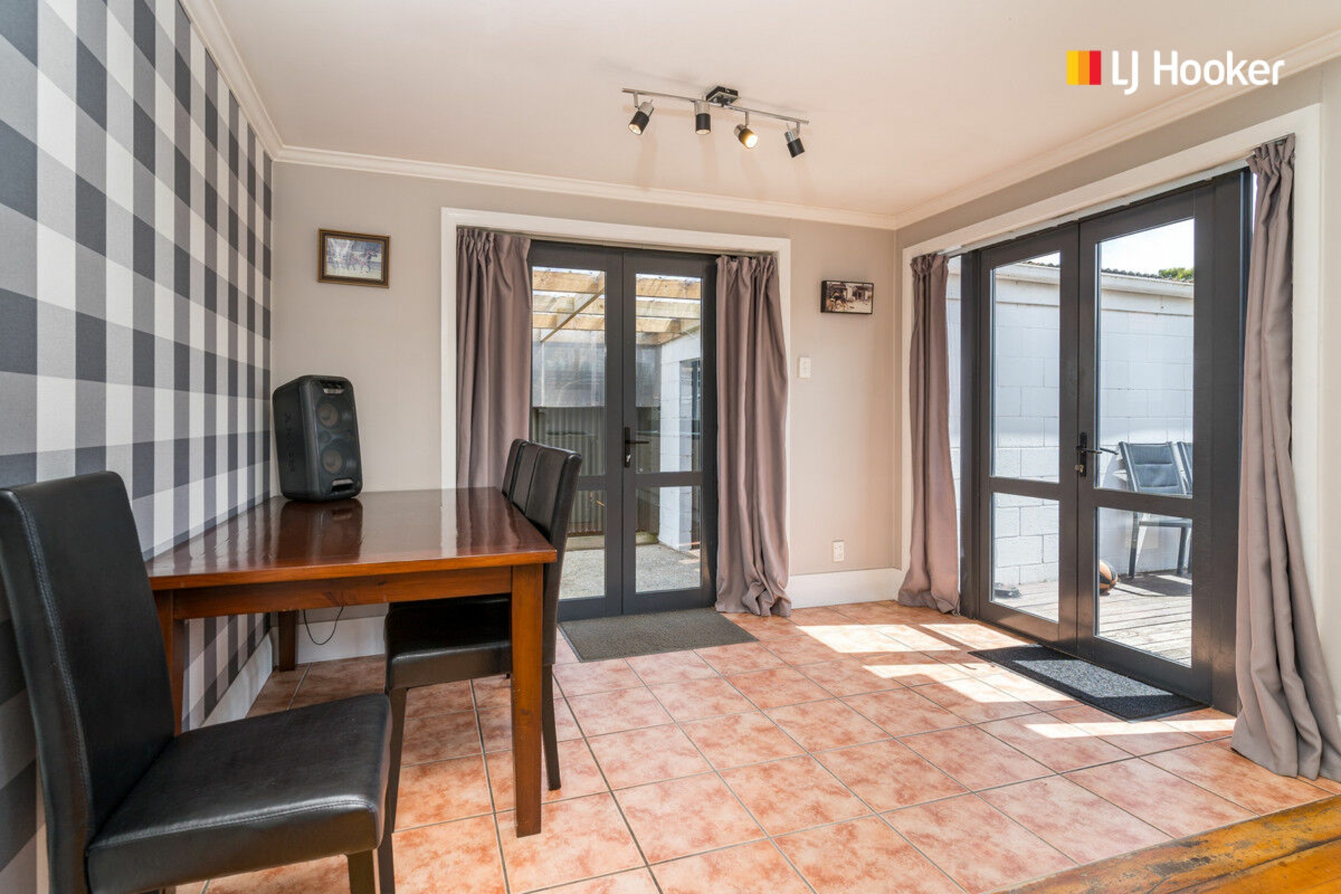 135 Tomahawk Road Andersons Bay Property Details LJ Hooker