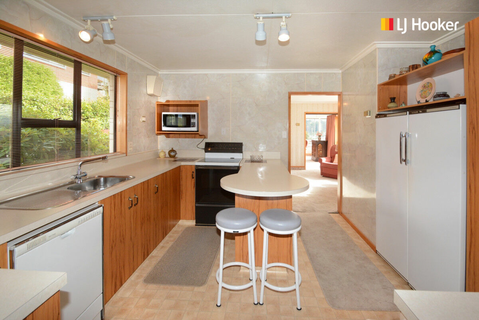 32 Bangor Terrace, KEW