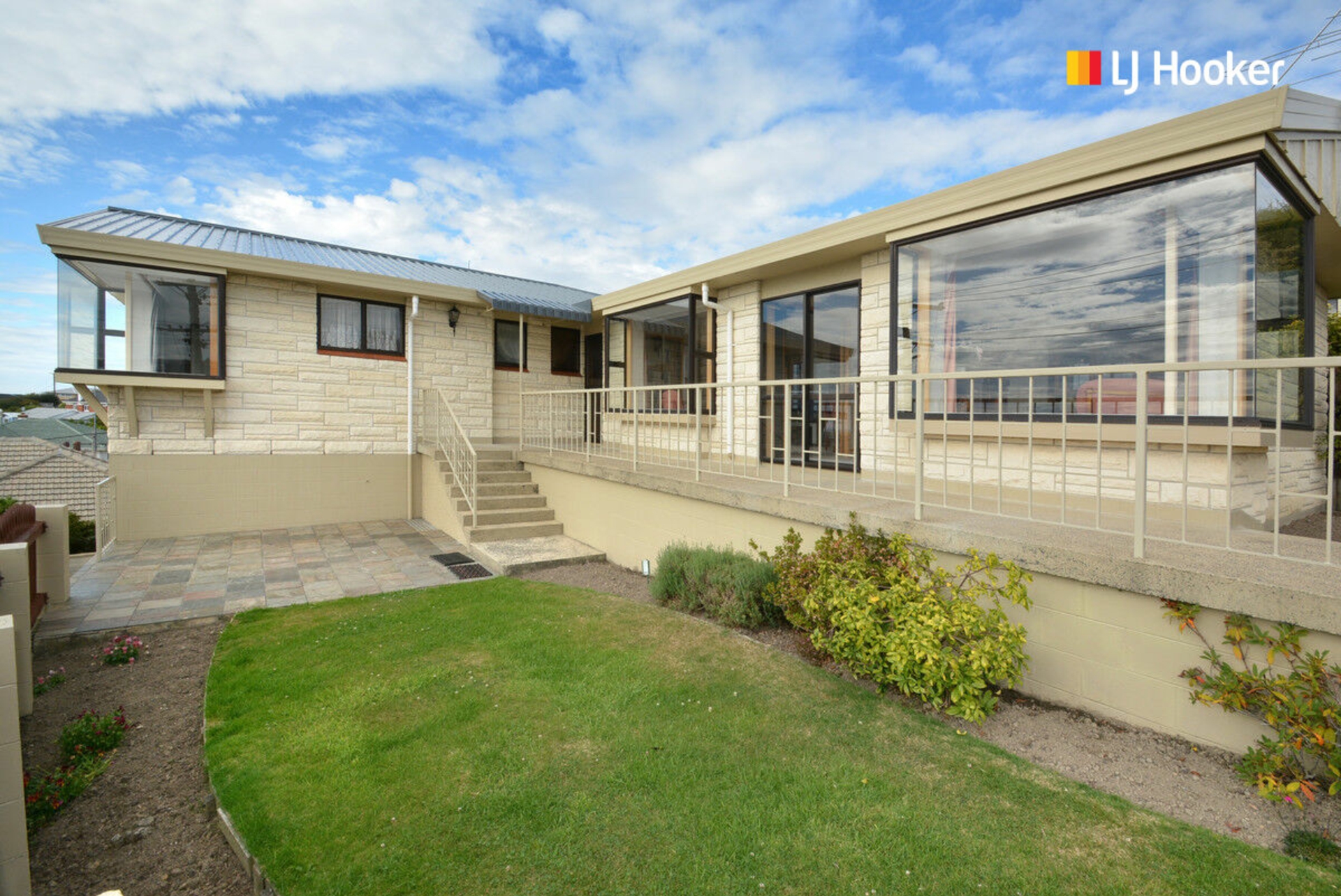 32 Bangor Terrace, KEW