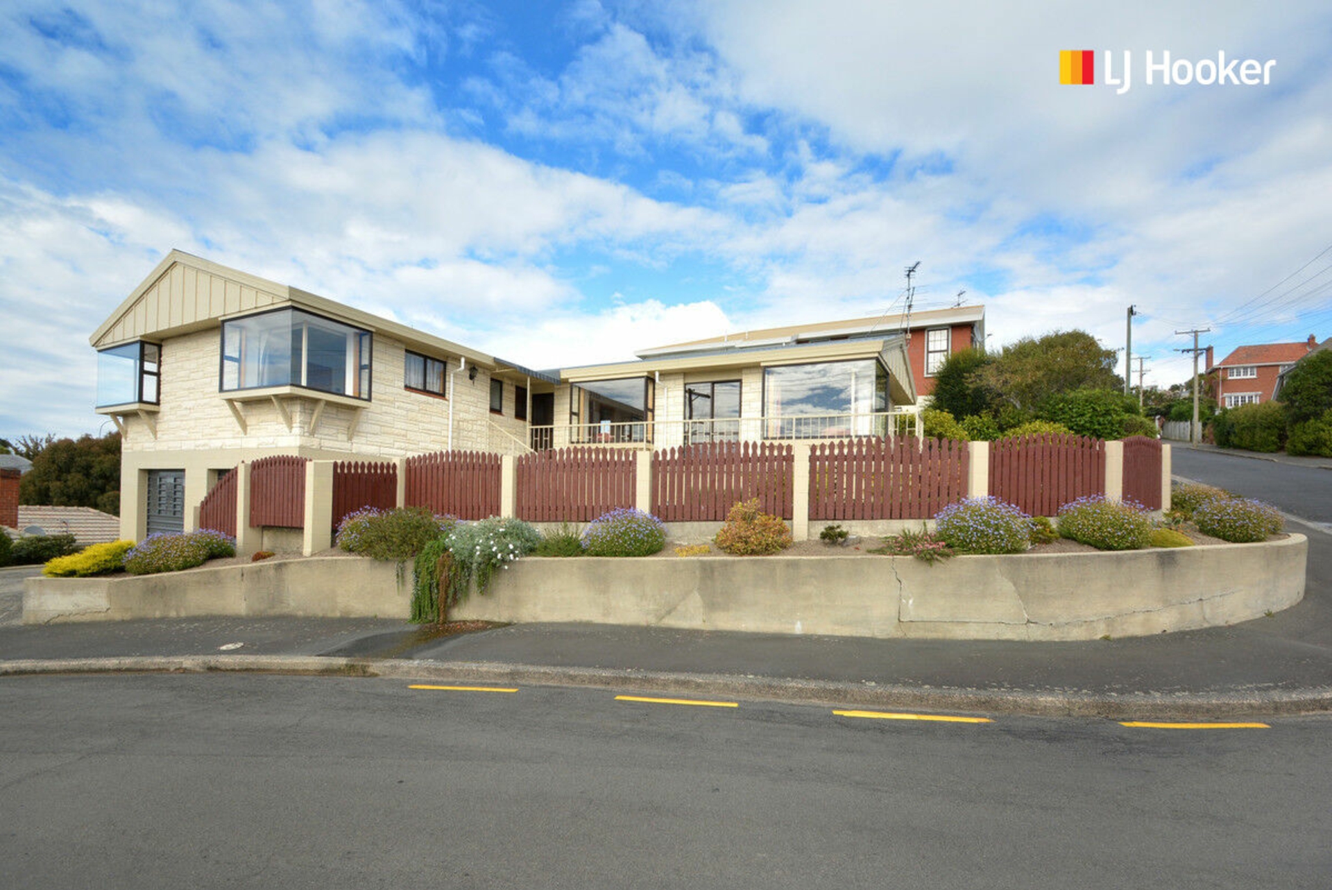 32 Bangor Terrace, KEW