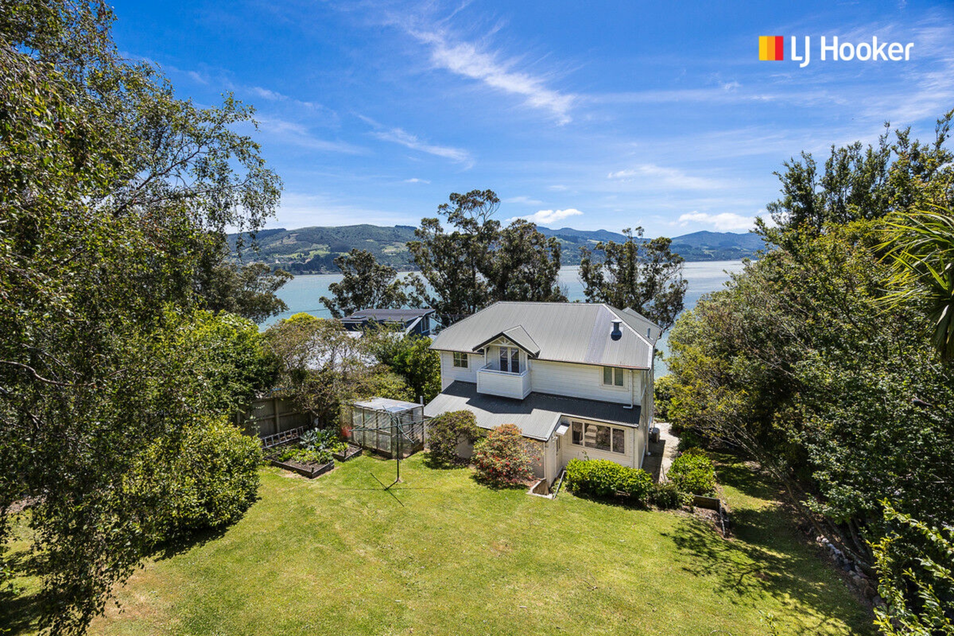 33 Marine Parade, MACANDREW BAY