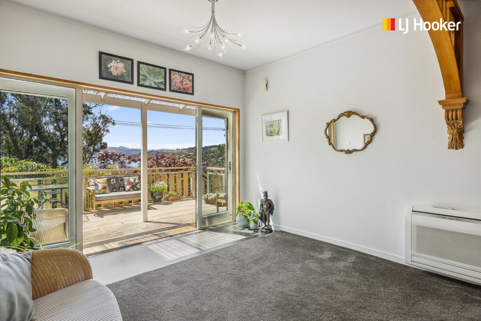 33 Marine Parade, MACANDREW BAY