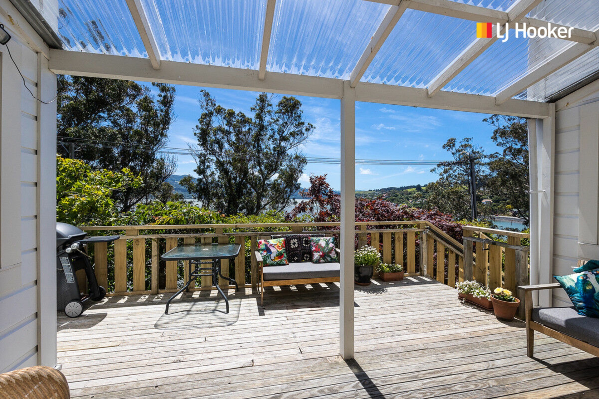 33 Marine Parade, MACANDREW BAY