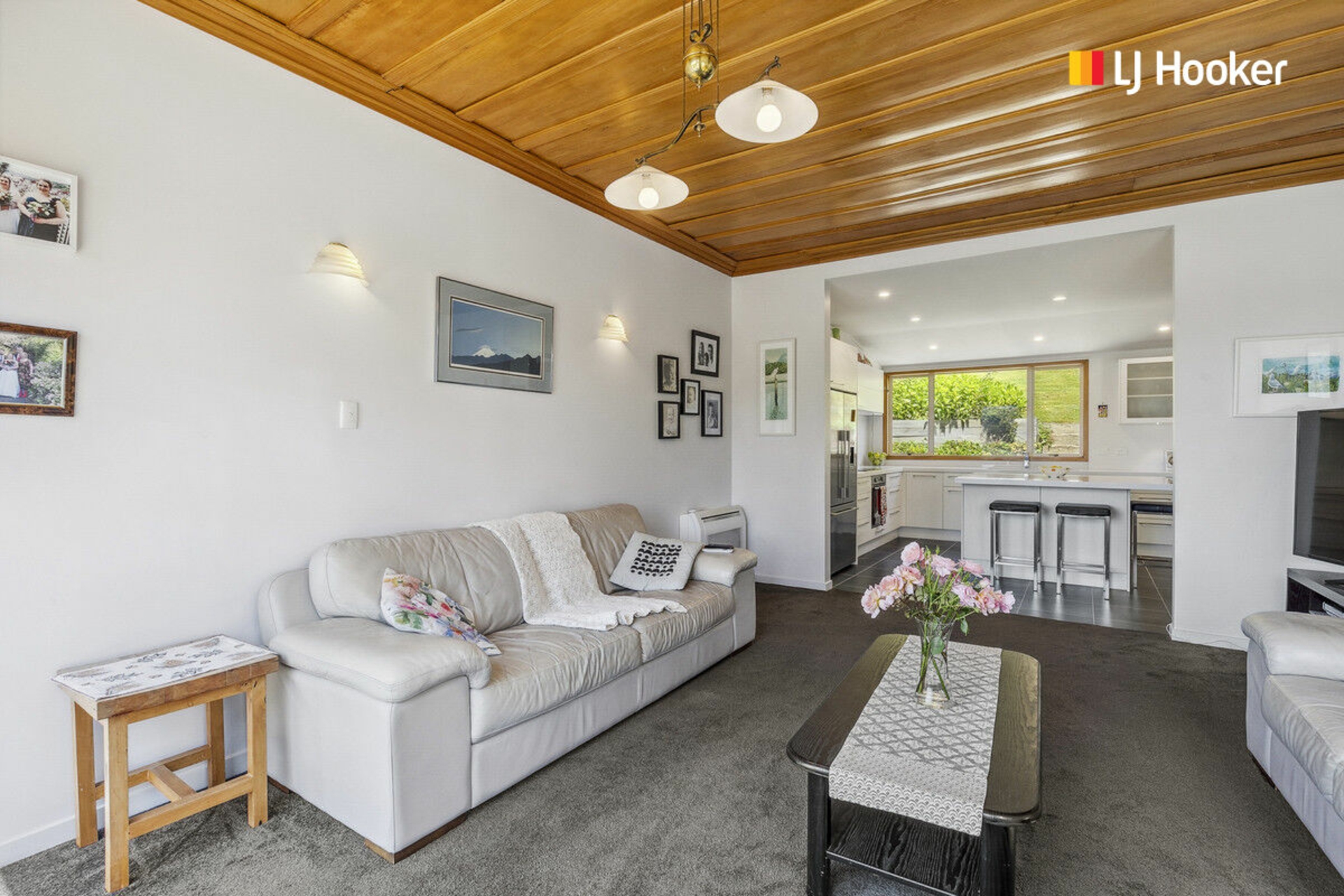 33 Marine Parade, MACANDREW BAY