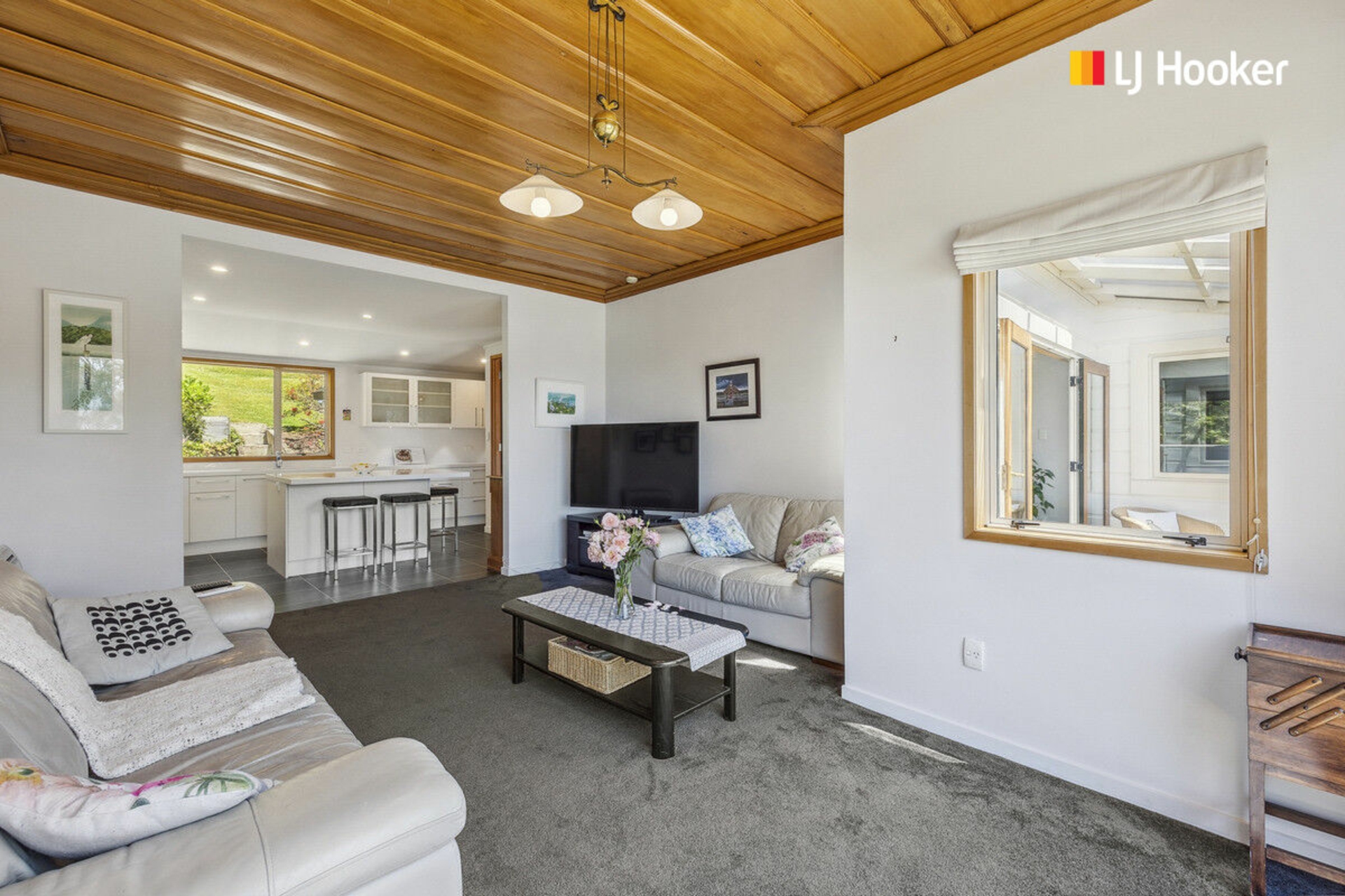 33 Marine Parade, MACANDREW BAY