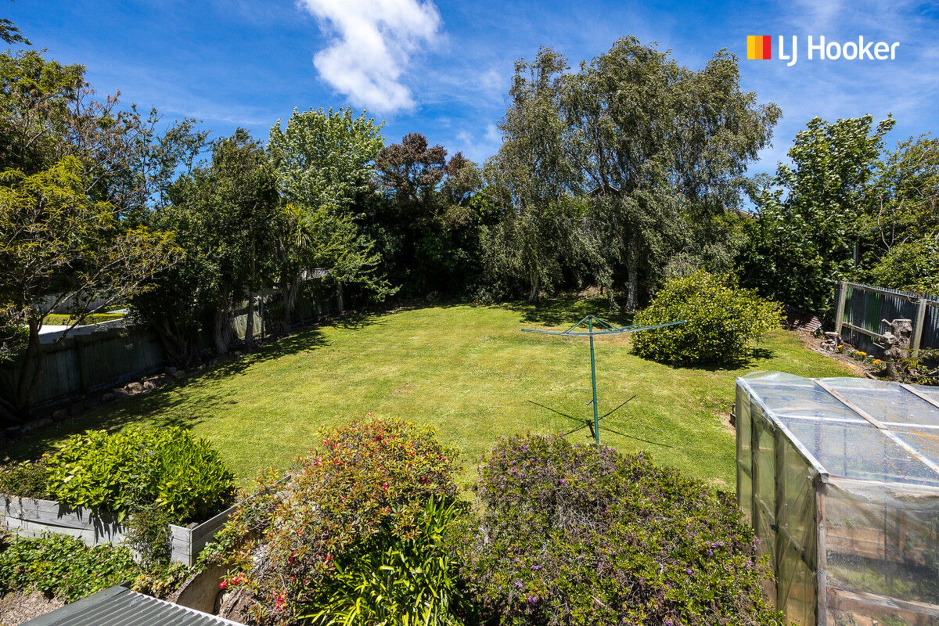 33 Marine Parade, MACANDREW BAY
