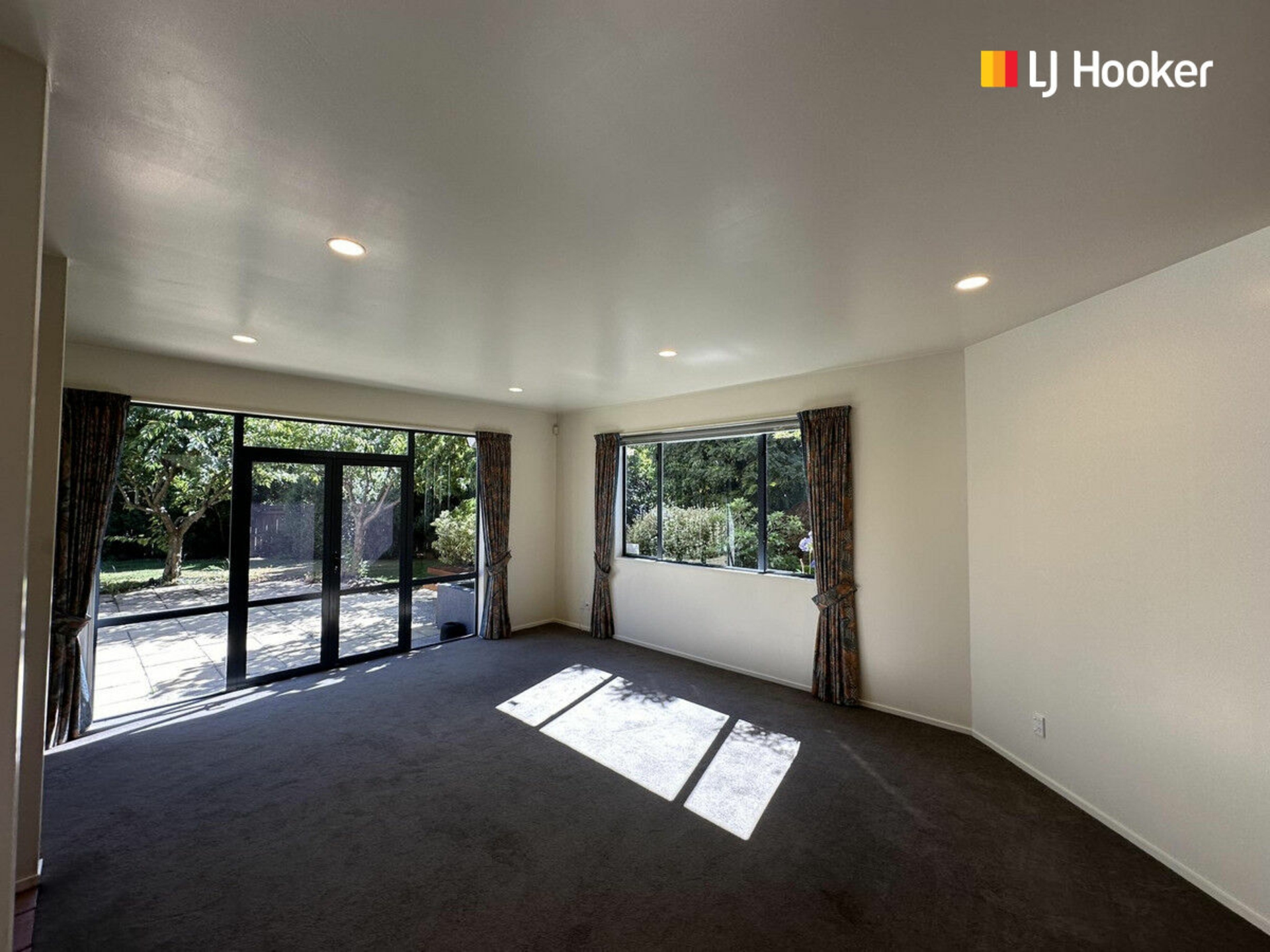 6 Brookside Place, MOSGIEL
