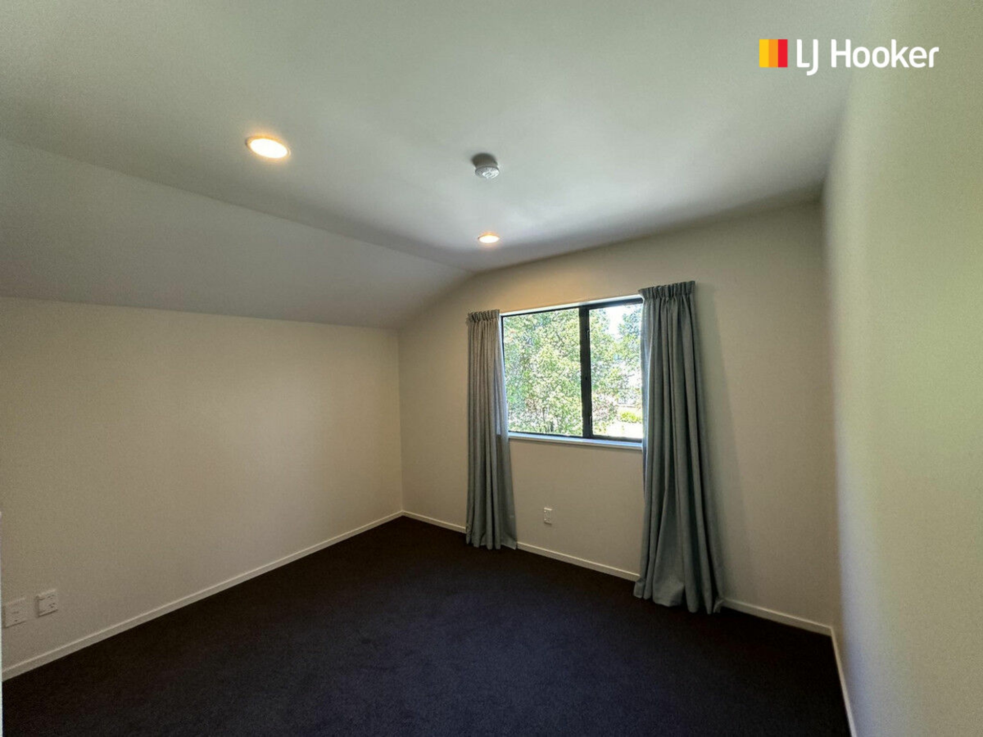 6 Brookside Place, MOSGIEL