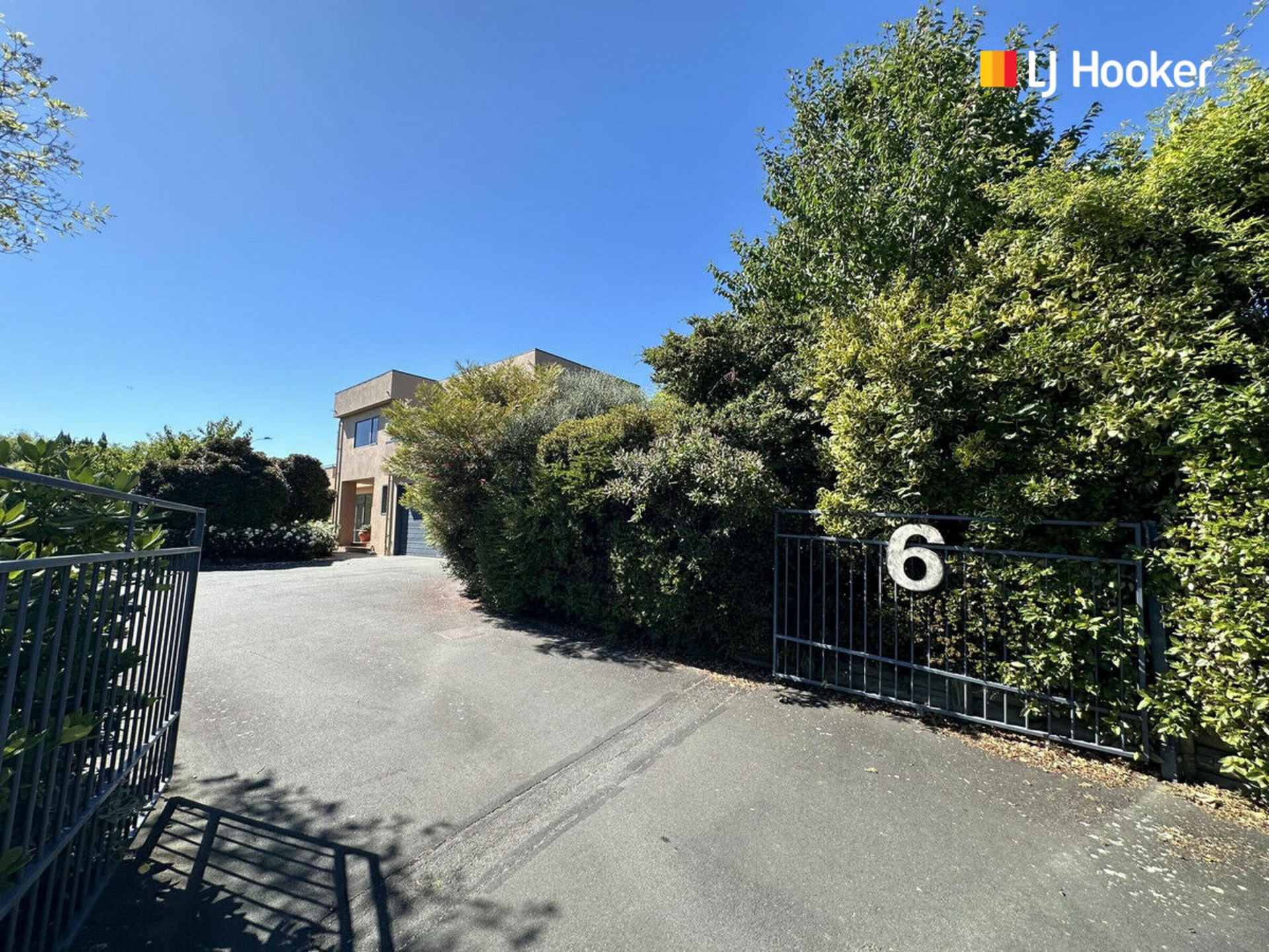 6 Brookside Place, MOSGIEL