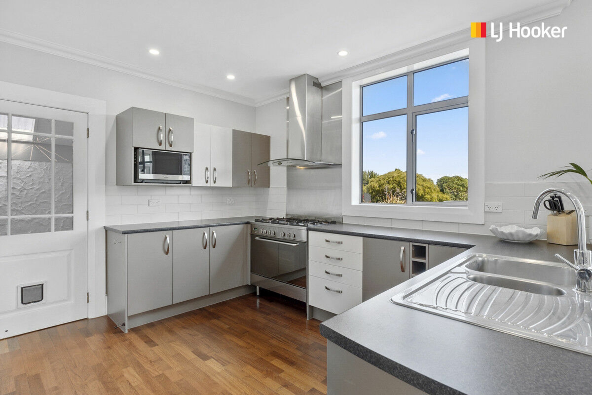 12 Highcliff Road, ANDERSONS BAY