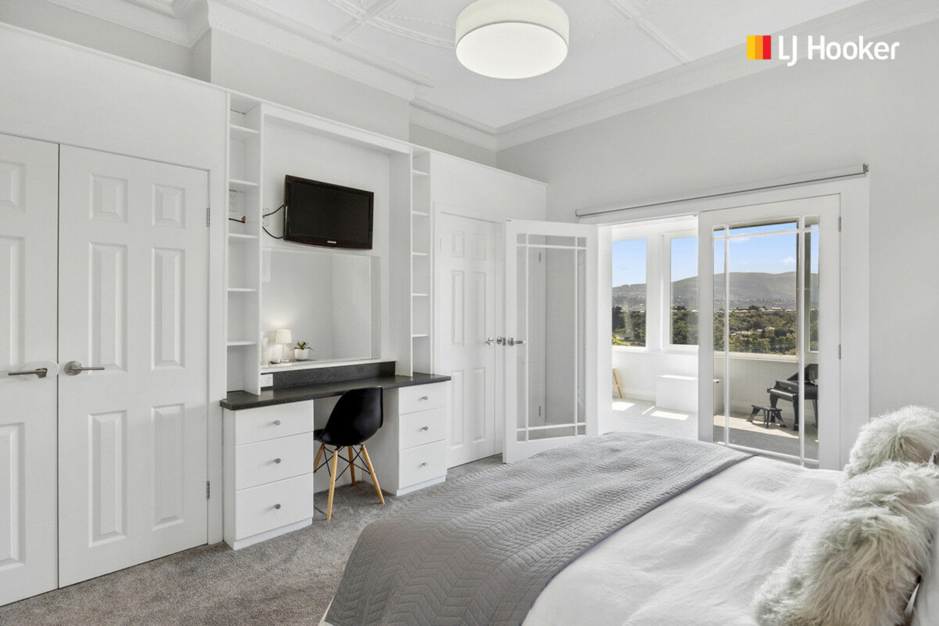 12 Highcliff Road, ANDERSONS BAY