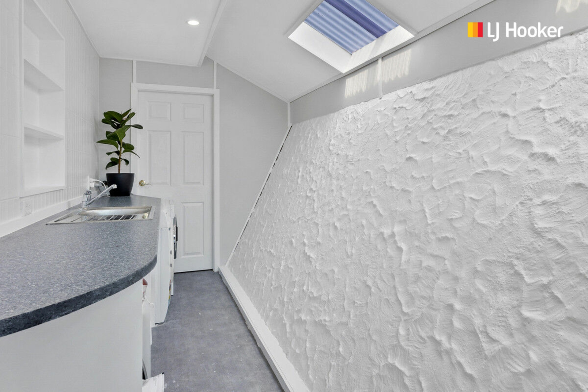 12 Highcliff Road, ANDERSONS BAY