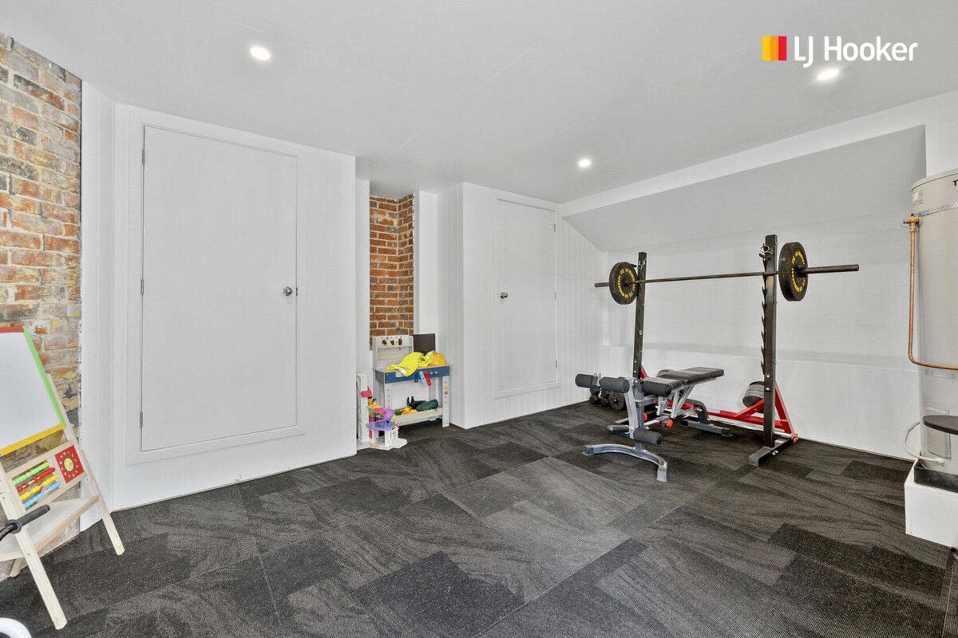 12 Highcliff Road, ANDERSONS BAY