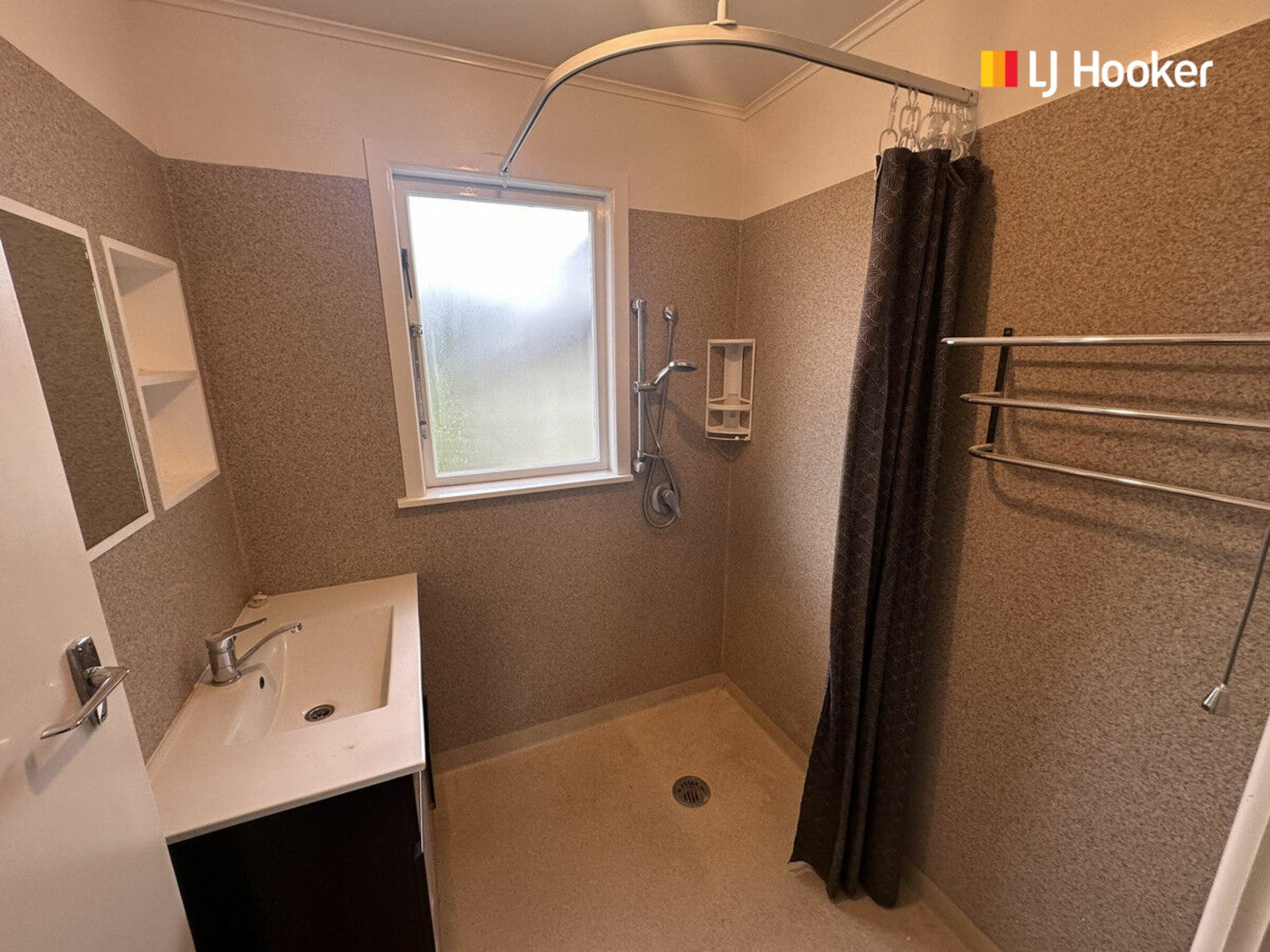 3 Duff Place, MOSGIEL
