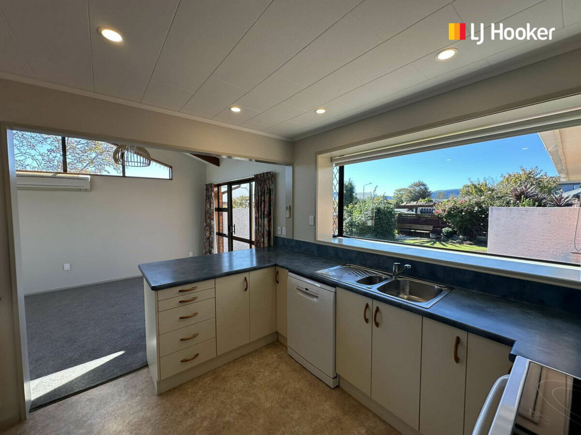 77 High Street, MOSGIEL