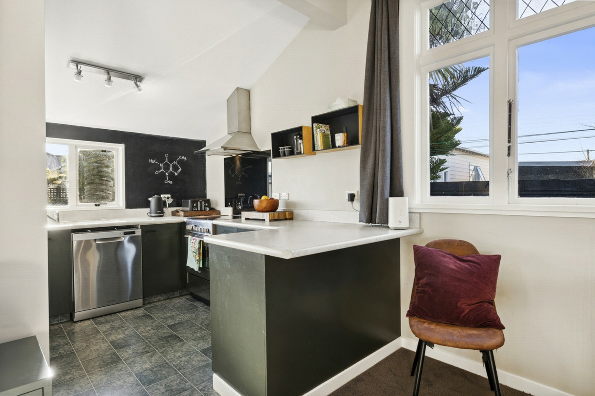 9 Montreal Street, SAINT KILDA