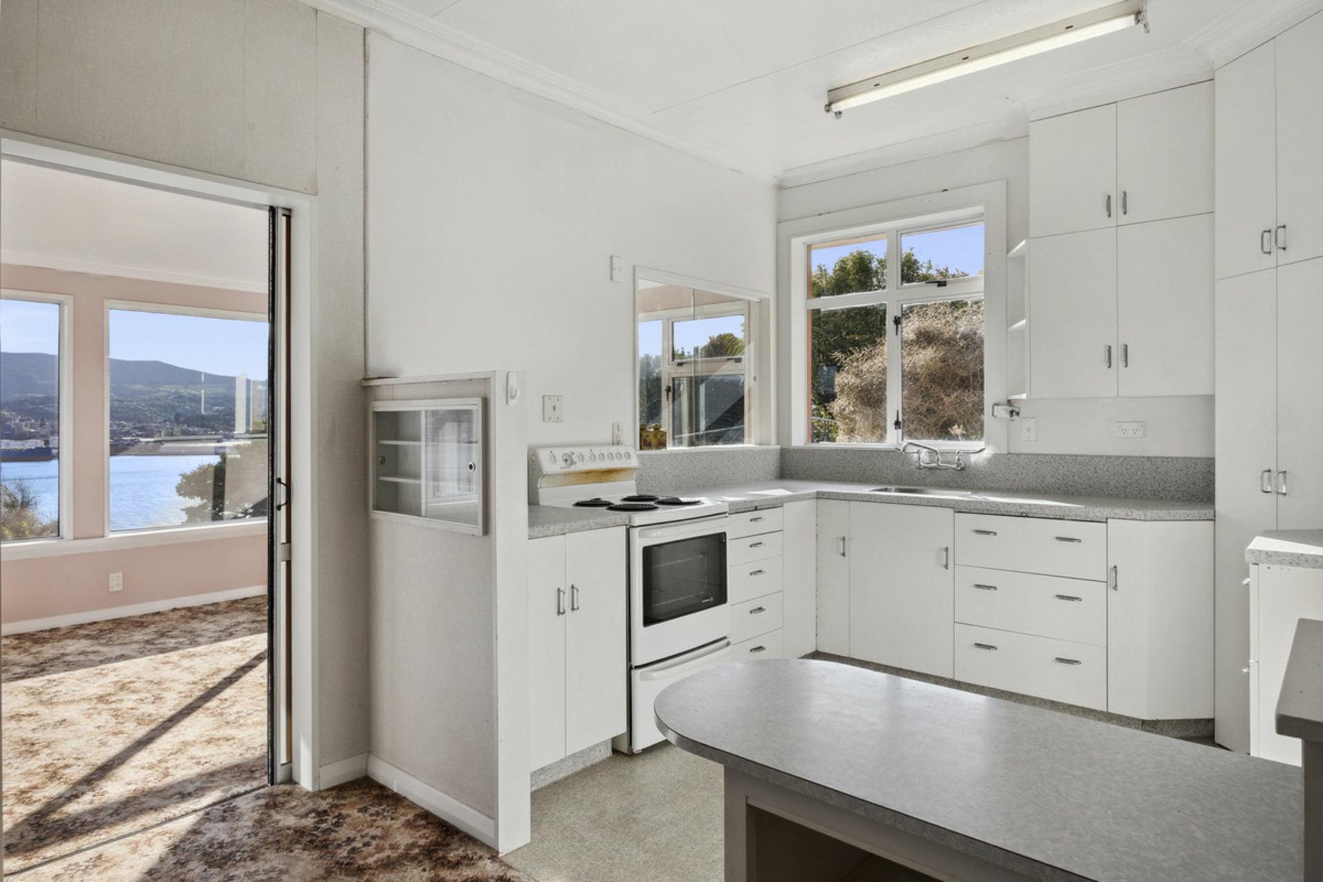28 Glengyle Street, VAUXHALL