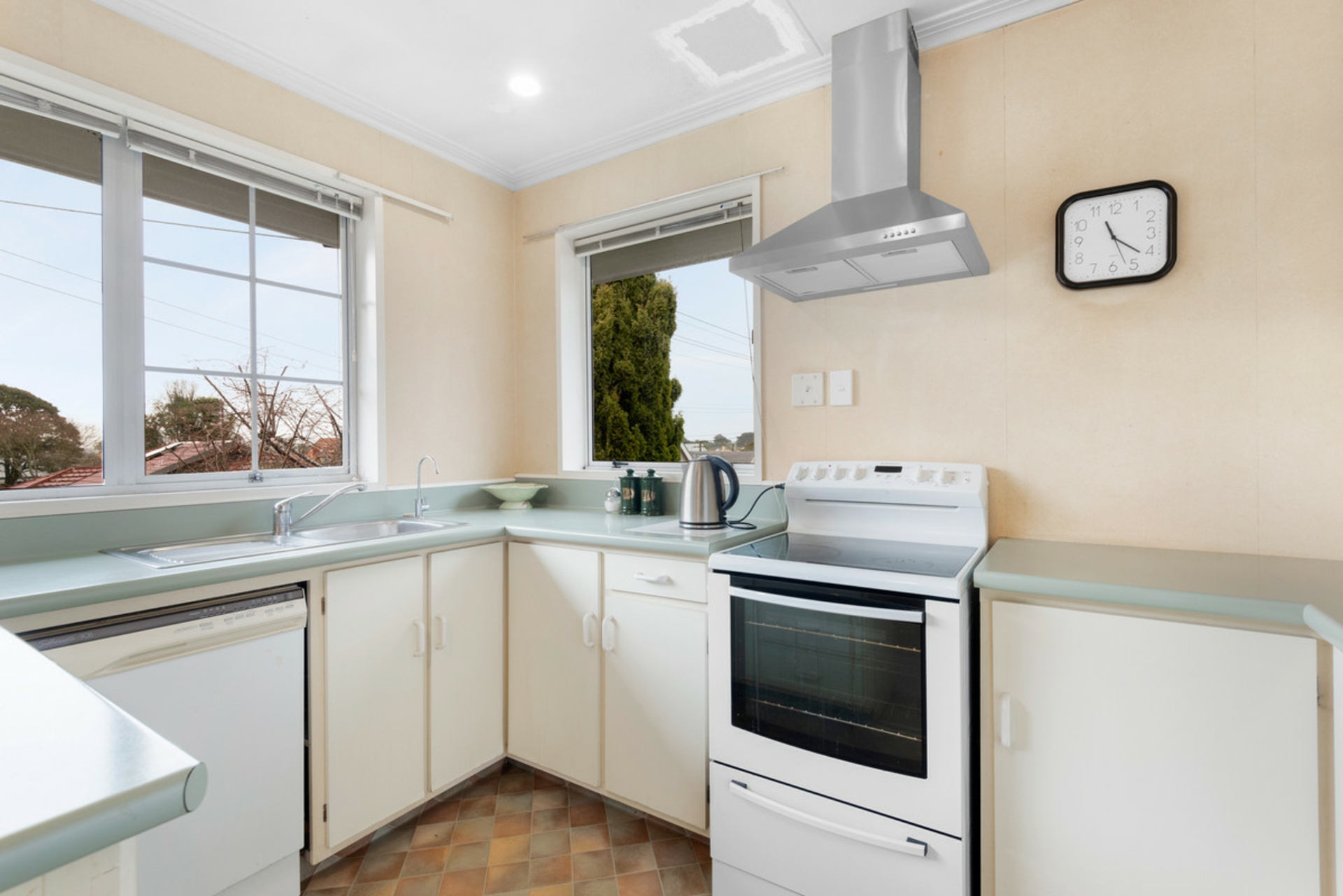 9 Mavis Street, SAINT CLAIR