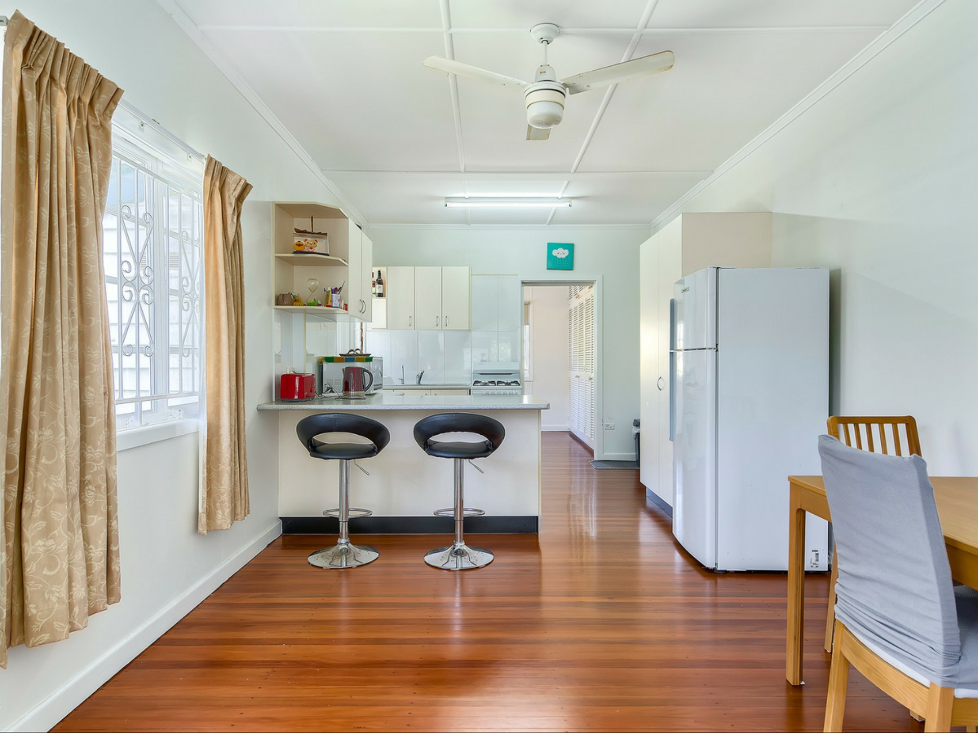 228 Kitchener Road, STAFFORD HEIGHTS