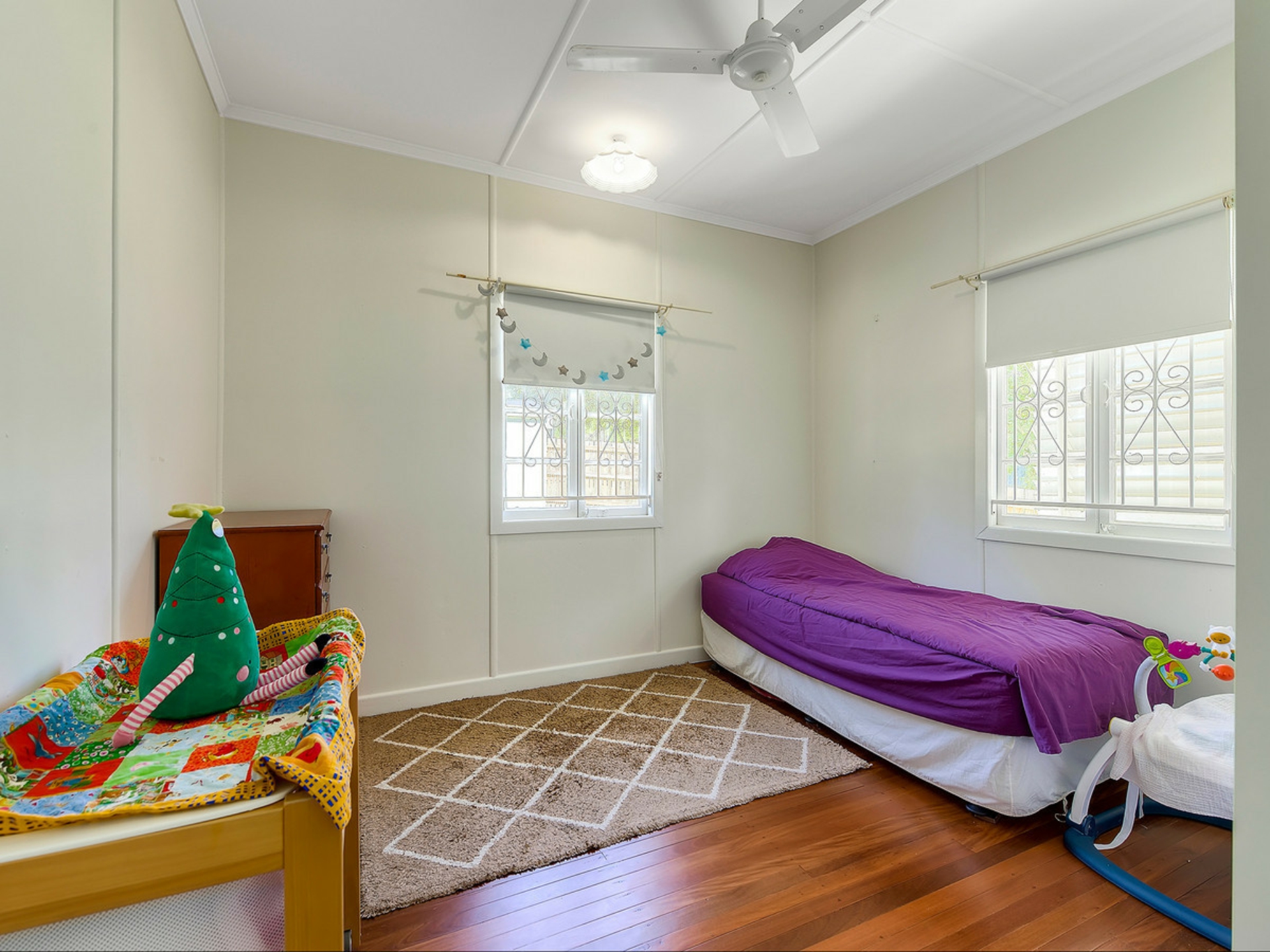 228 Kitchener Road, STAFFORD HEIGHTS