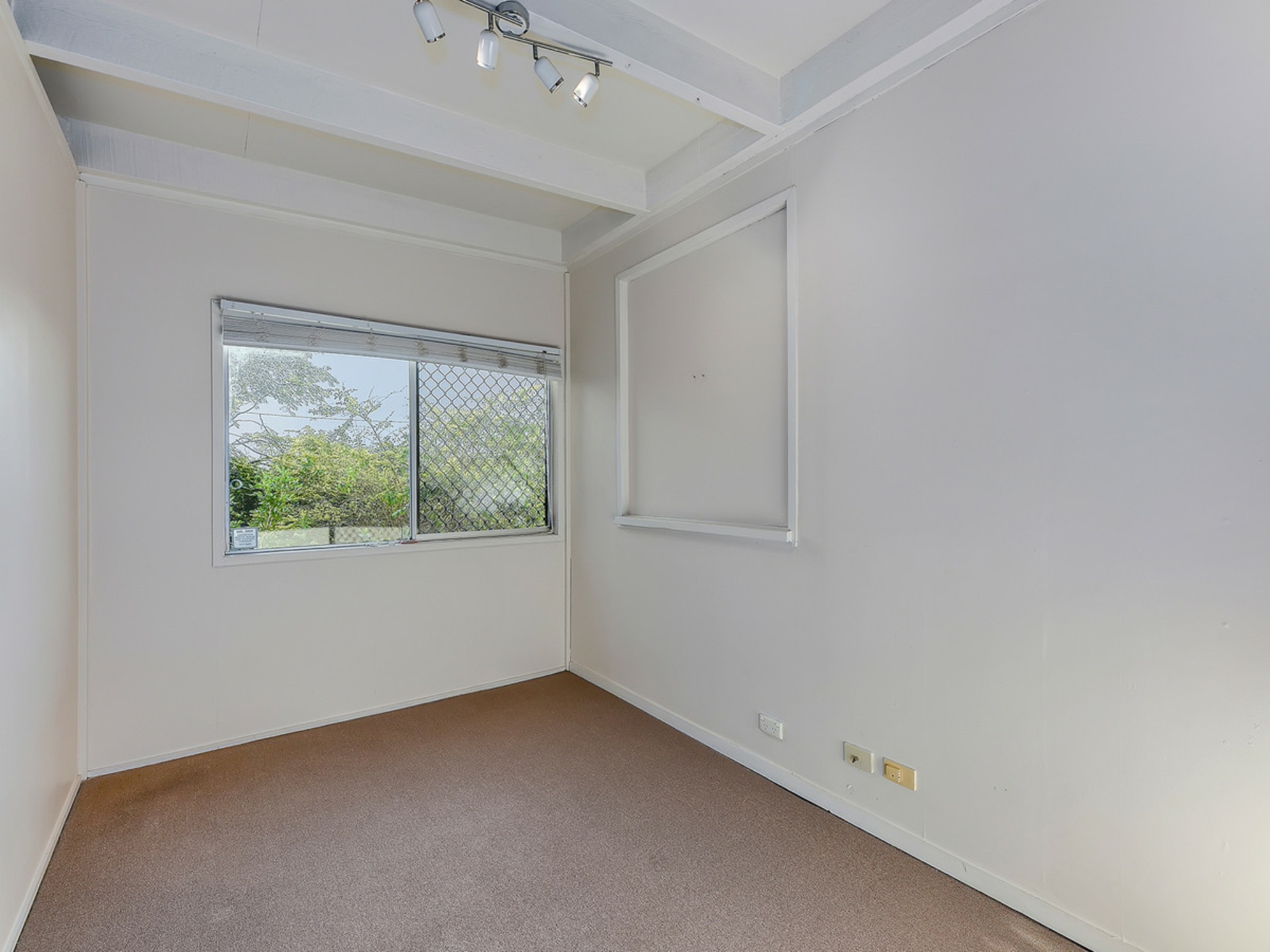 No. 25 Farrant Street, STAFFORD HEIGHTS
