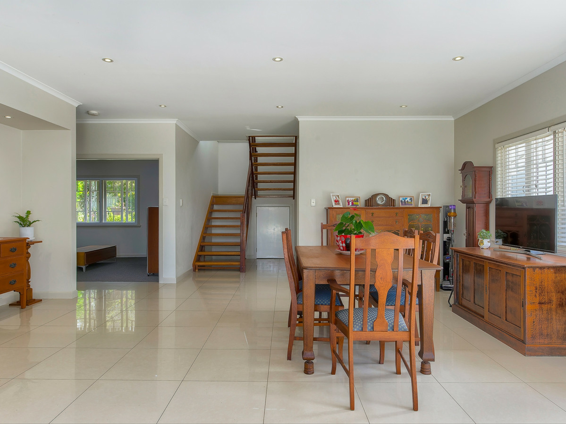 41 Tenth Avenue, KEDRON