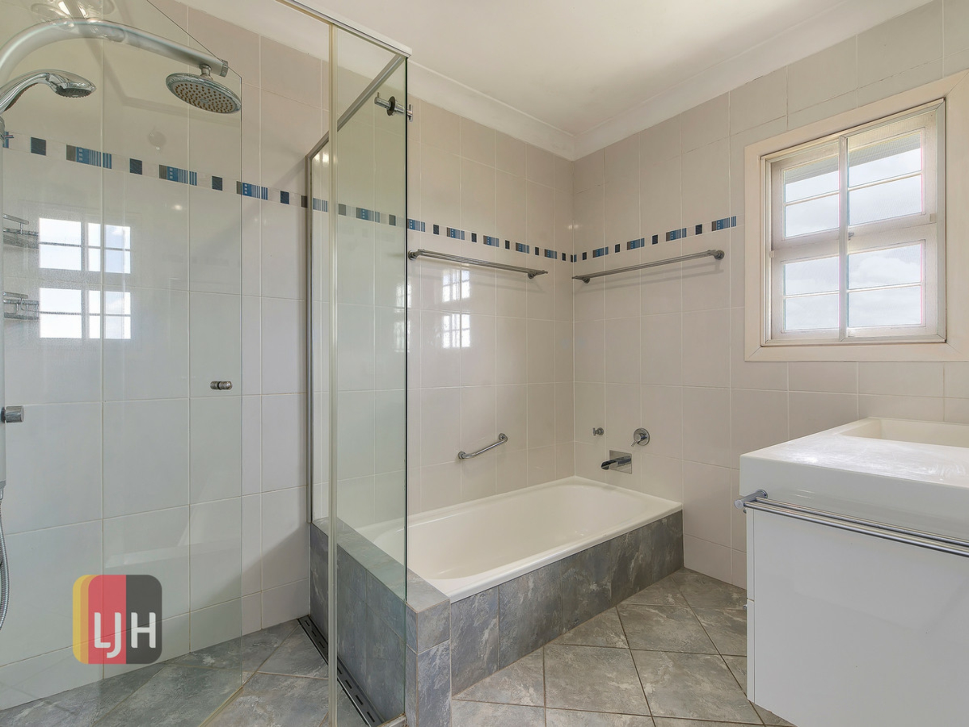 8 Belfort Street, STAFFORD HEIGHTS