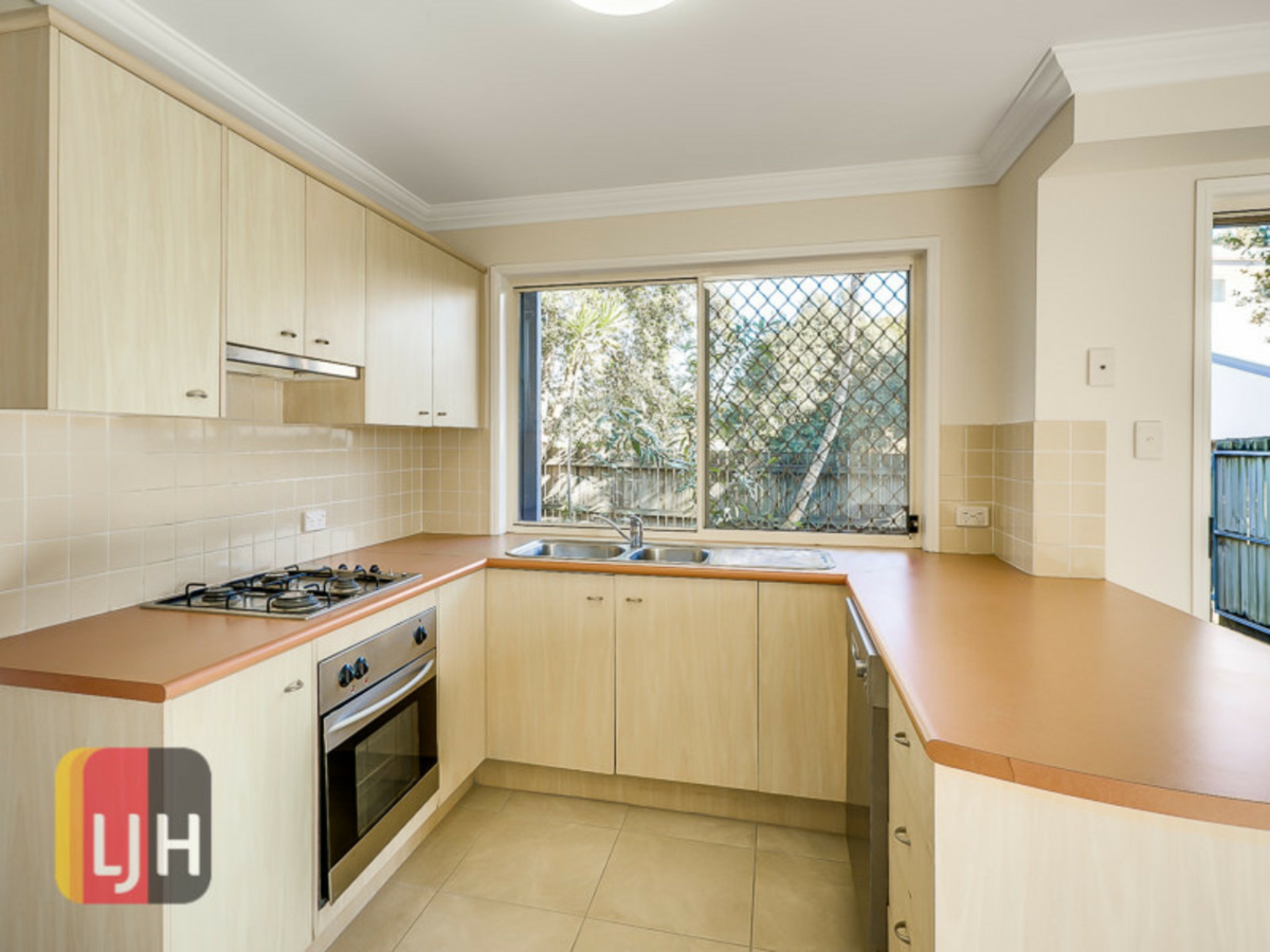 8/48 Thistle Street, LUTWYCHE