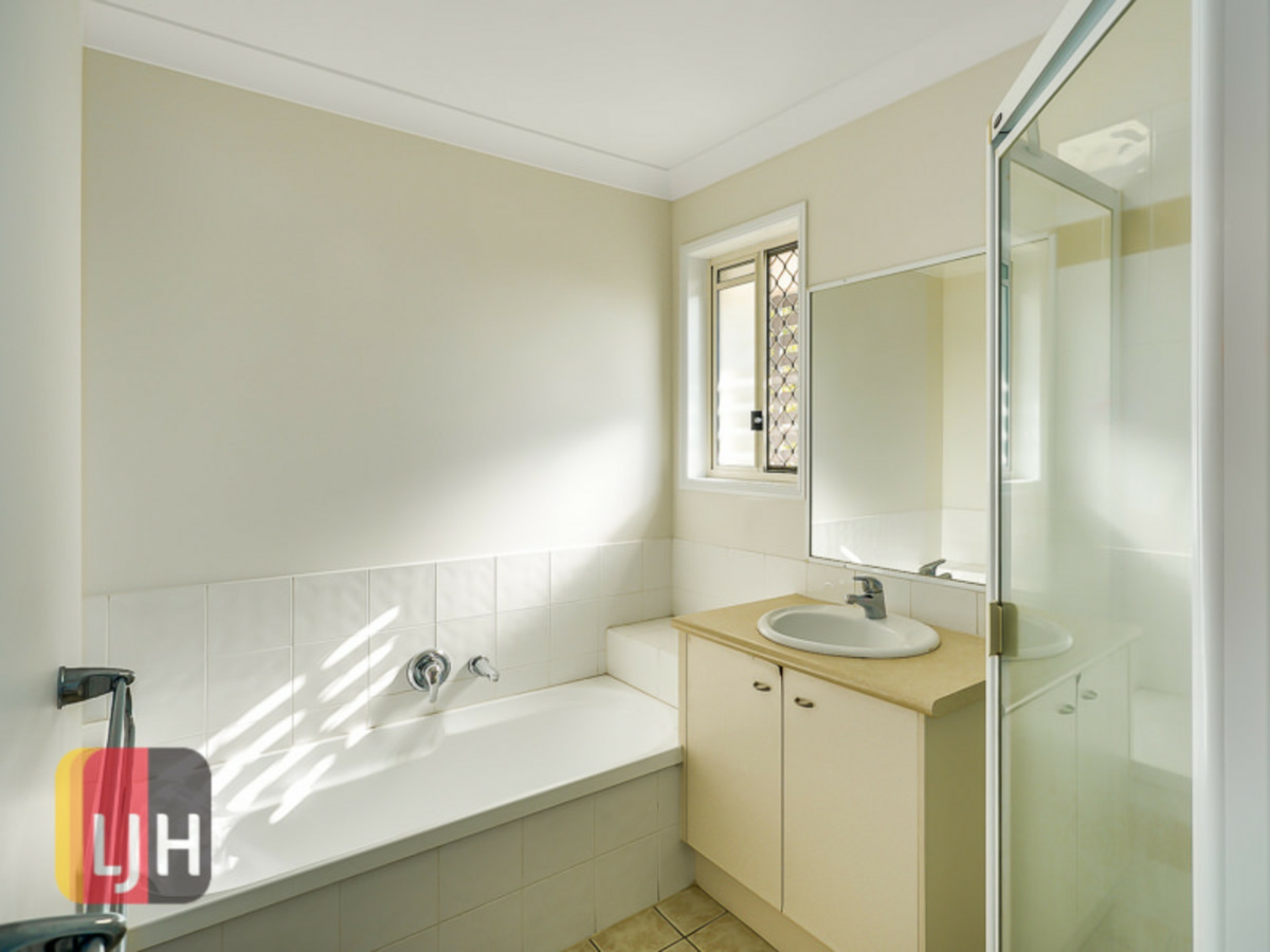 8/48 Thistle Street, LUTWYCHE