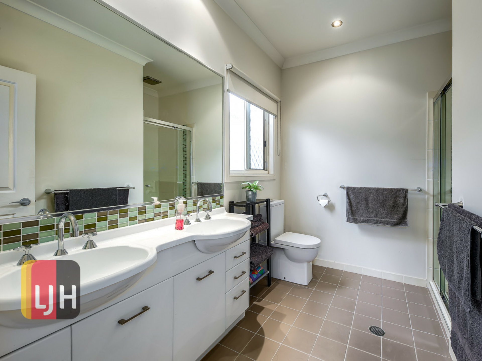 12 Eleventh Avenue, KEDRON