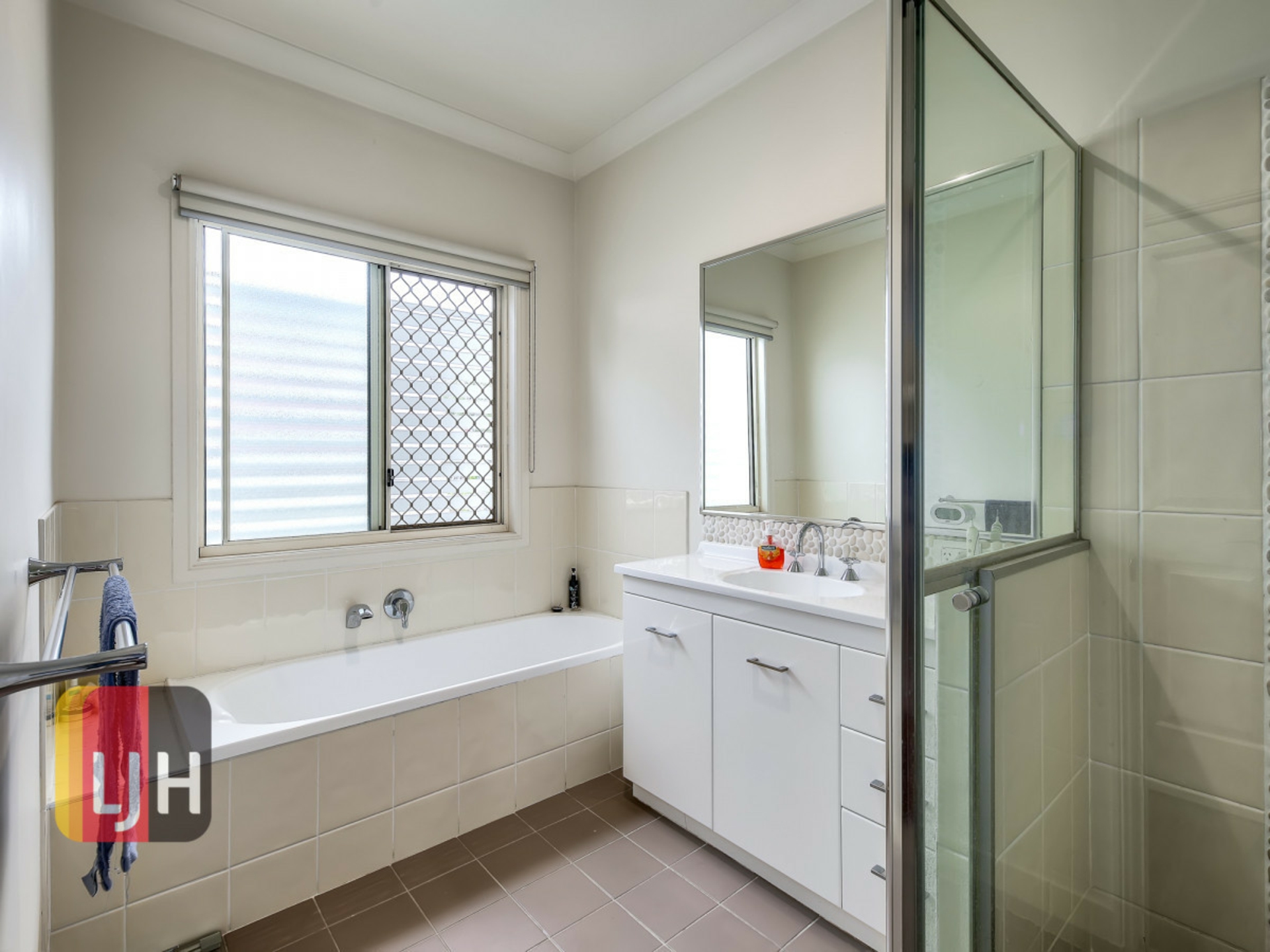 12 Eleventh Avenue, KEDRON