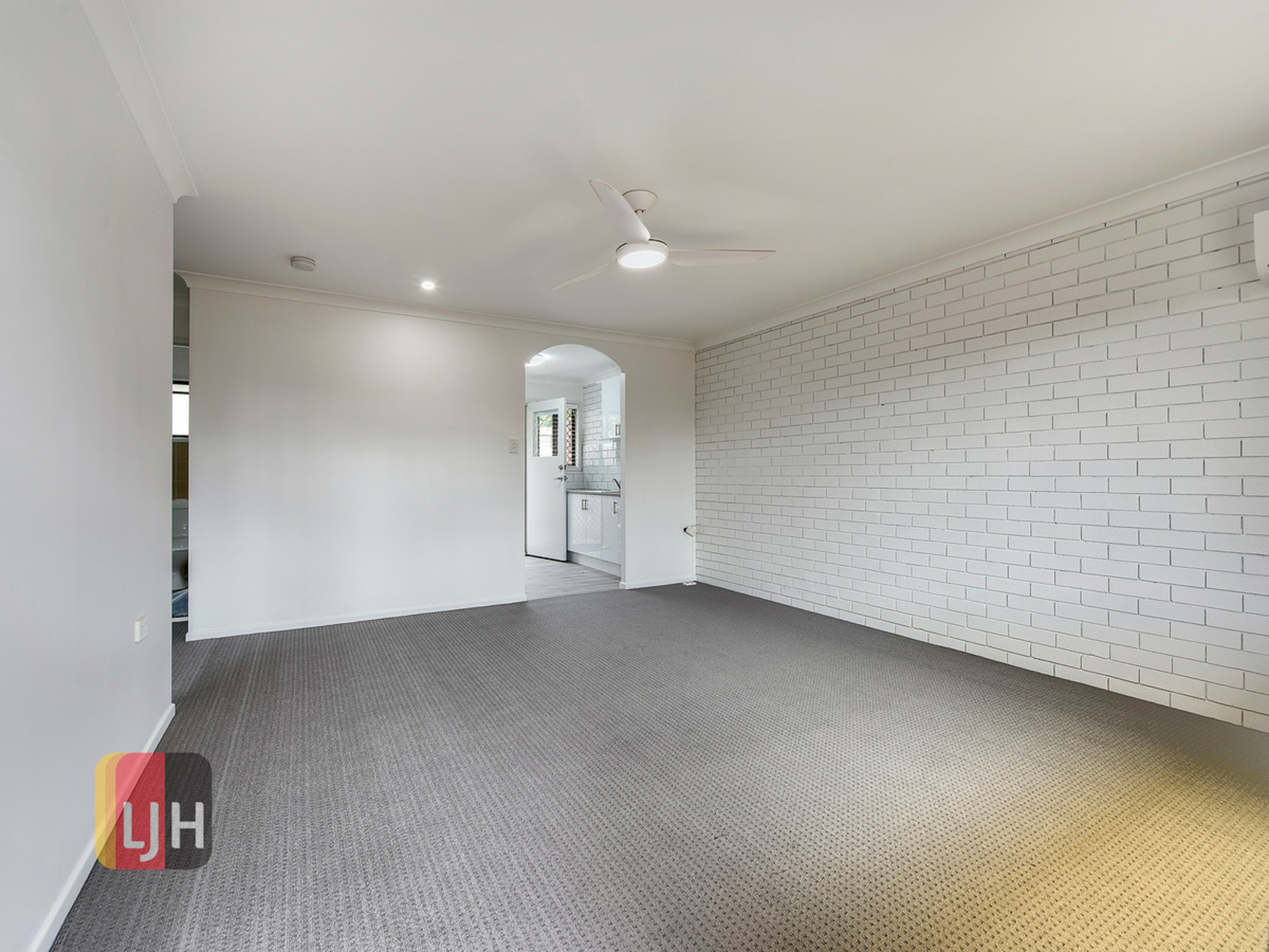 2/39 Ellen Street Woody Point QLD Unit for Rent LJ Hooker