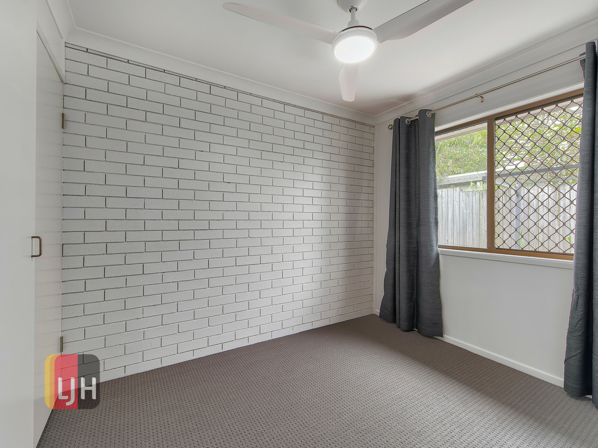 2/39 Ellen Street Woody Point QLD Unit for Rent LJ Hooker