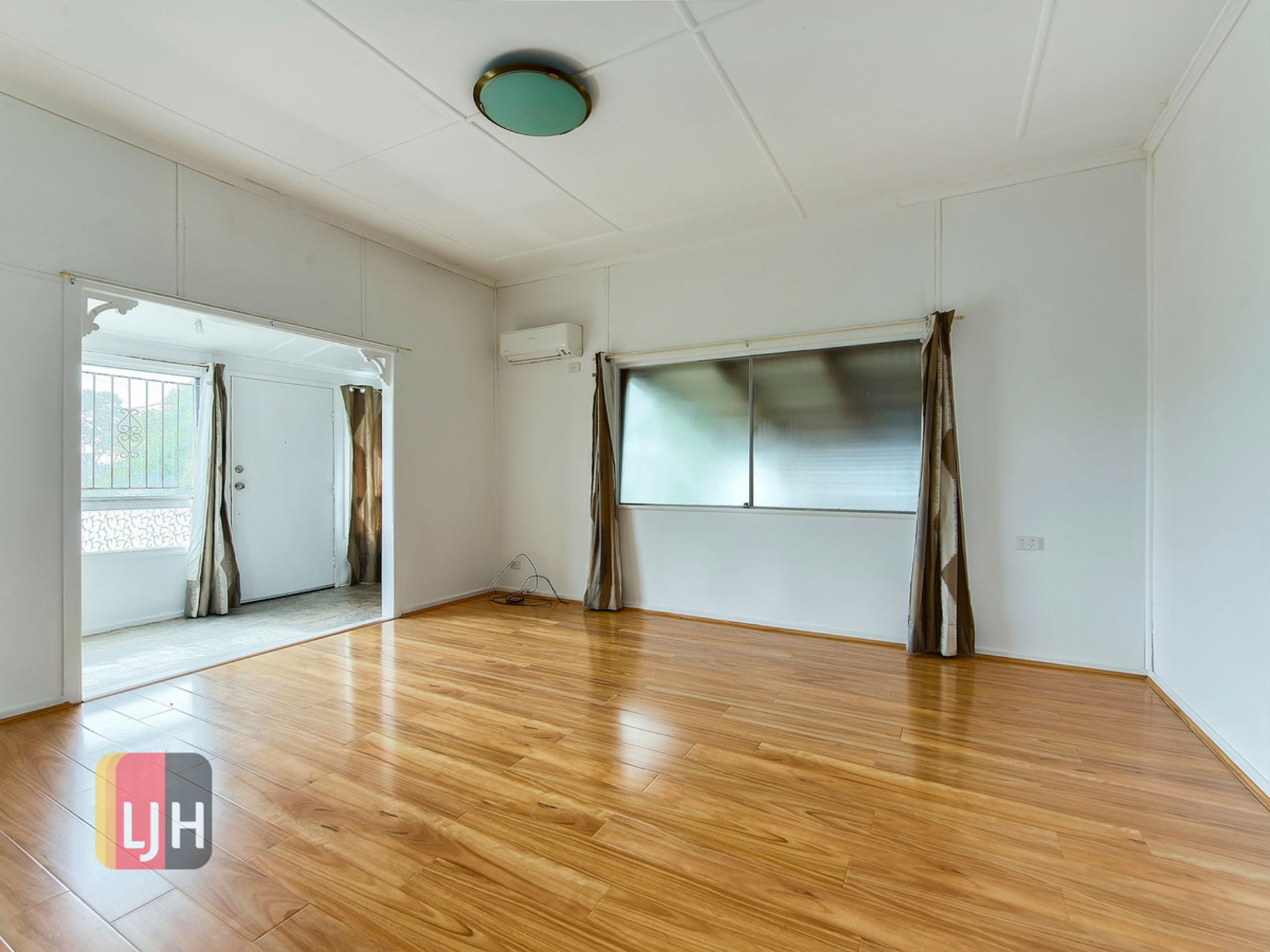 60 Blaker Road, MITCHELTON