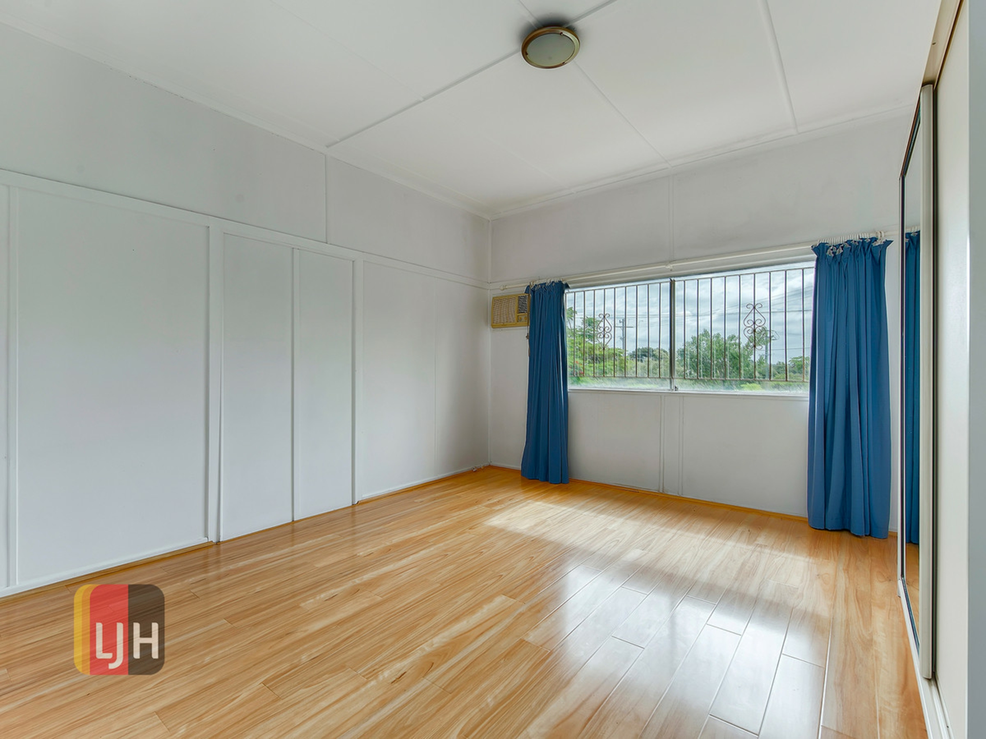 60 Blaker Road, MITCHELTON
