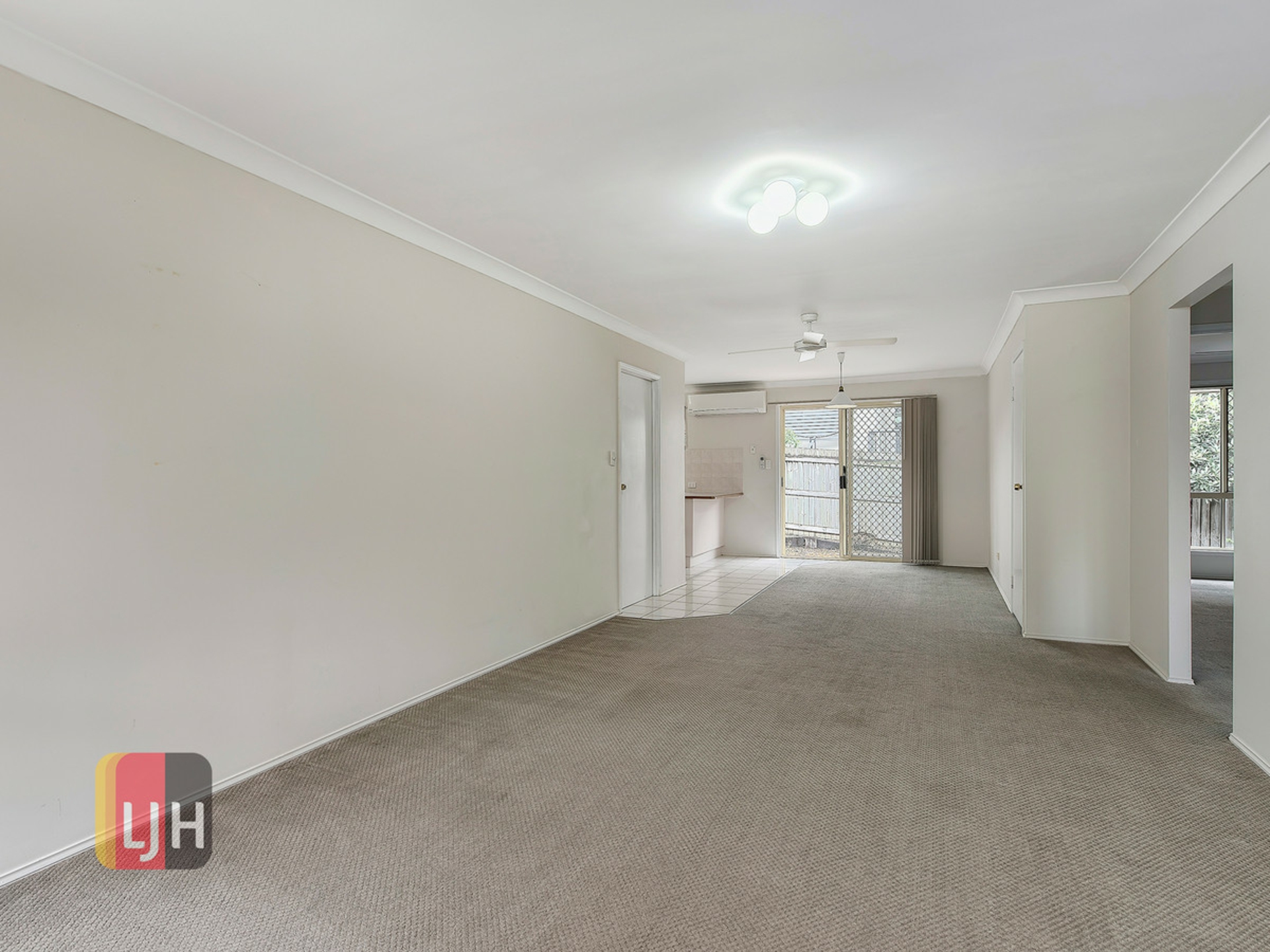 2/10 Rhodes Street, STAFFORD