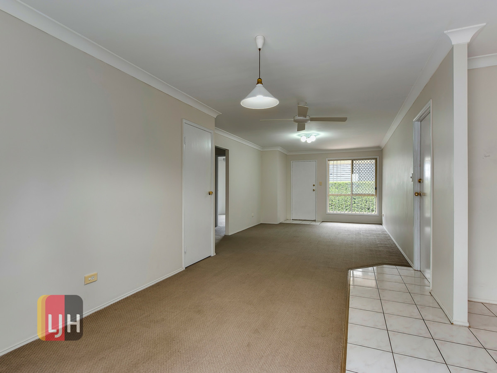2/10 Rhodes Street, STAFFORD