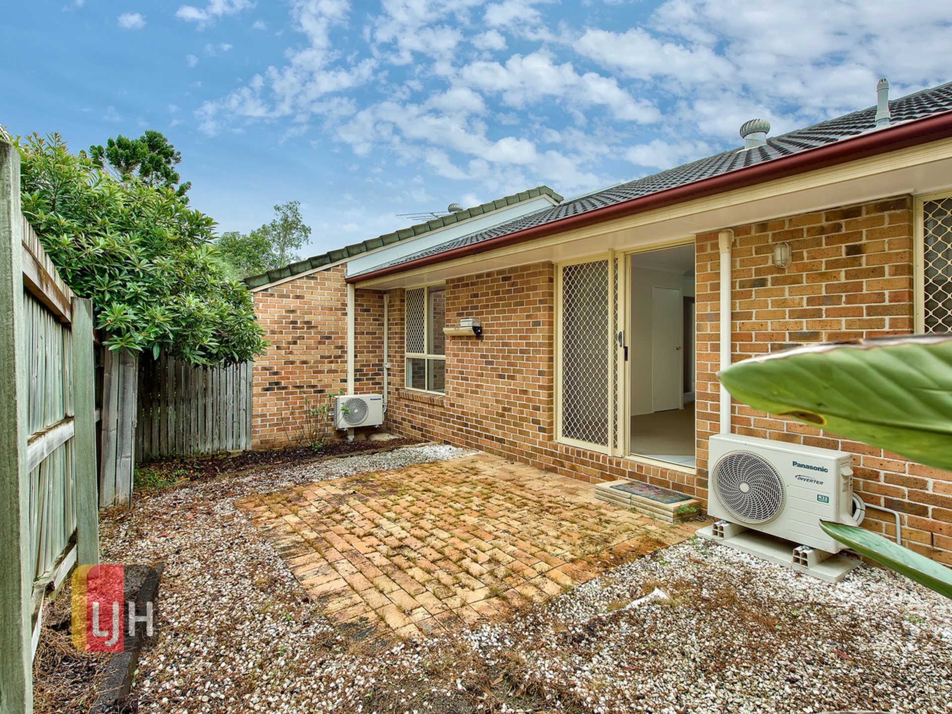 2/10 Rhodes Street, STAFFORD
