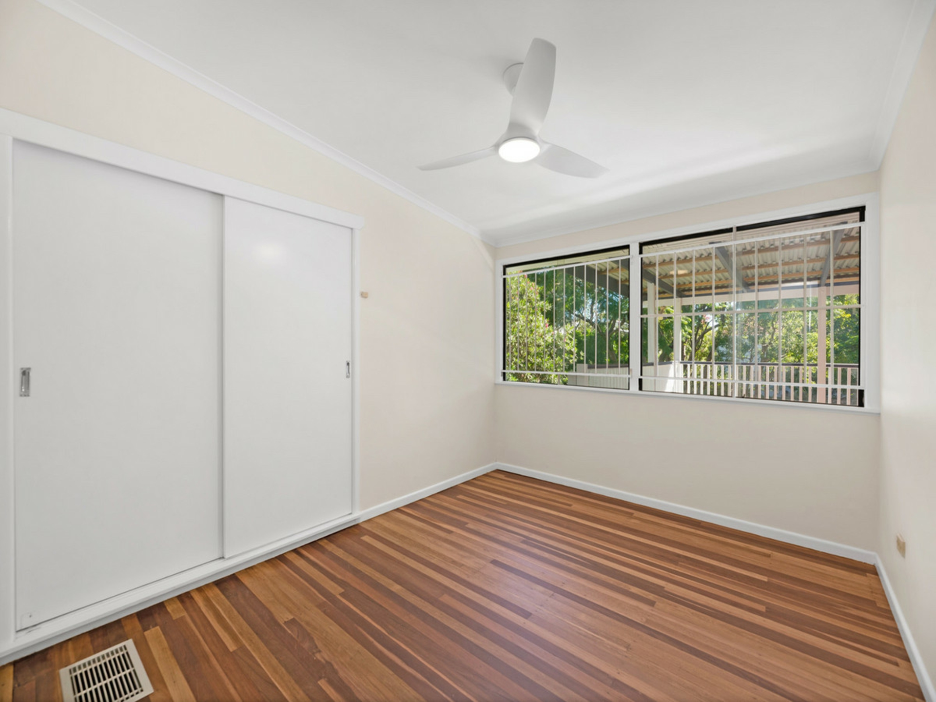 105 Wilgarning Street, STAFFORD HEIGHTS