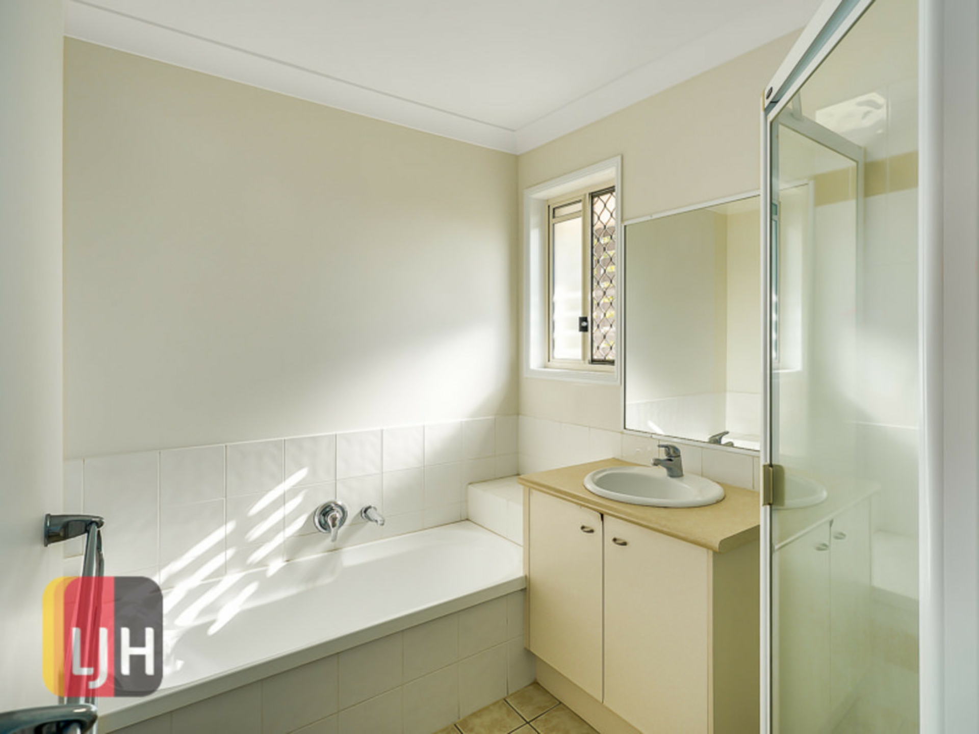 8/48 Thistle Street, LUTWYCHE