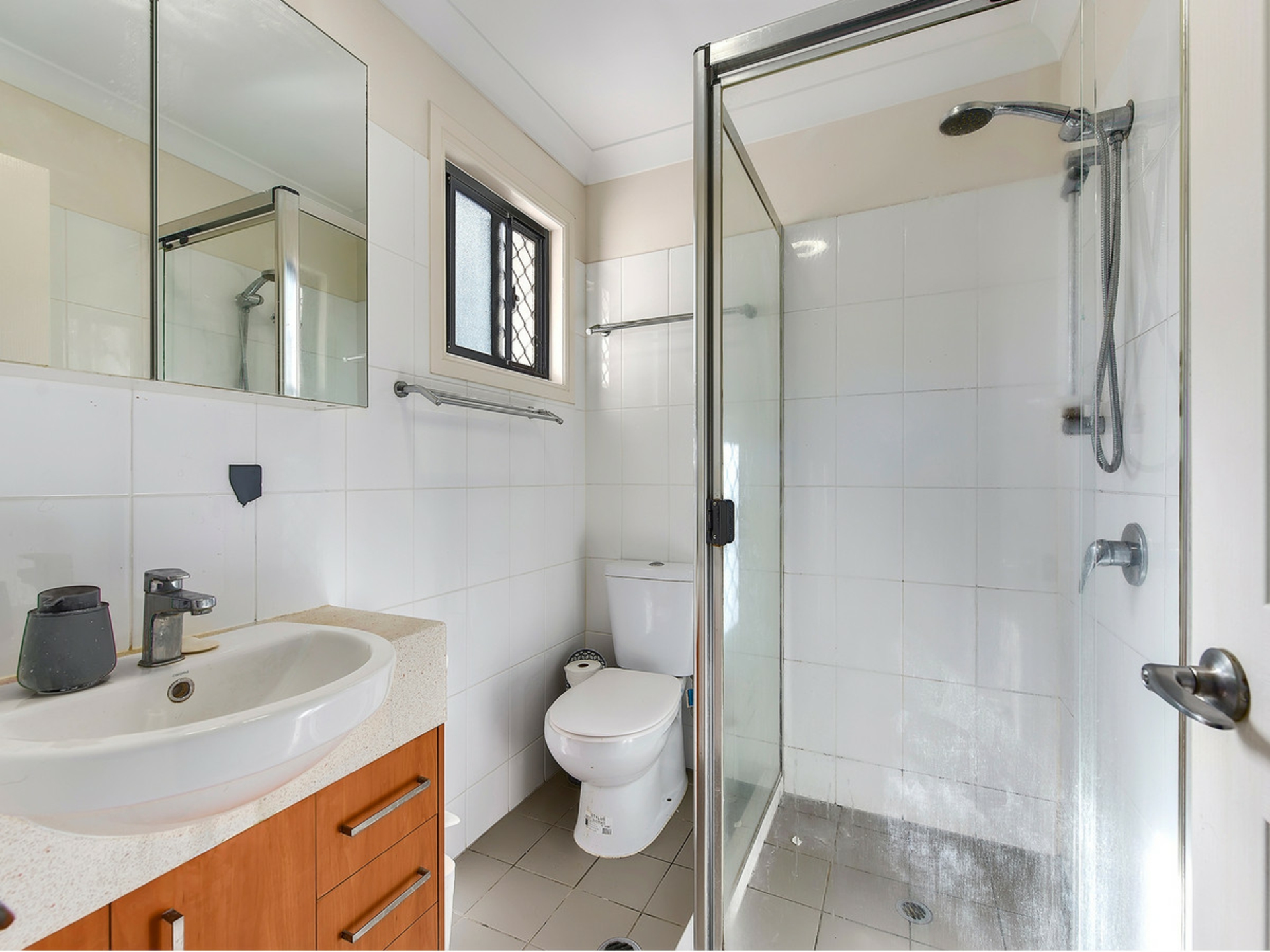 2/5 Rhodes Street, STAFFORD