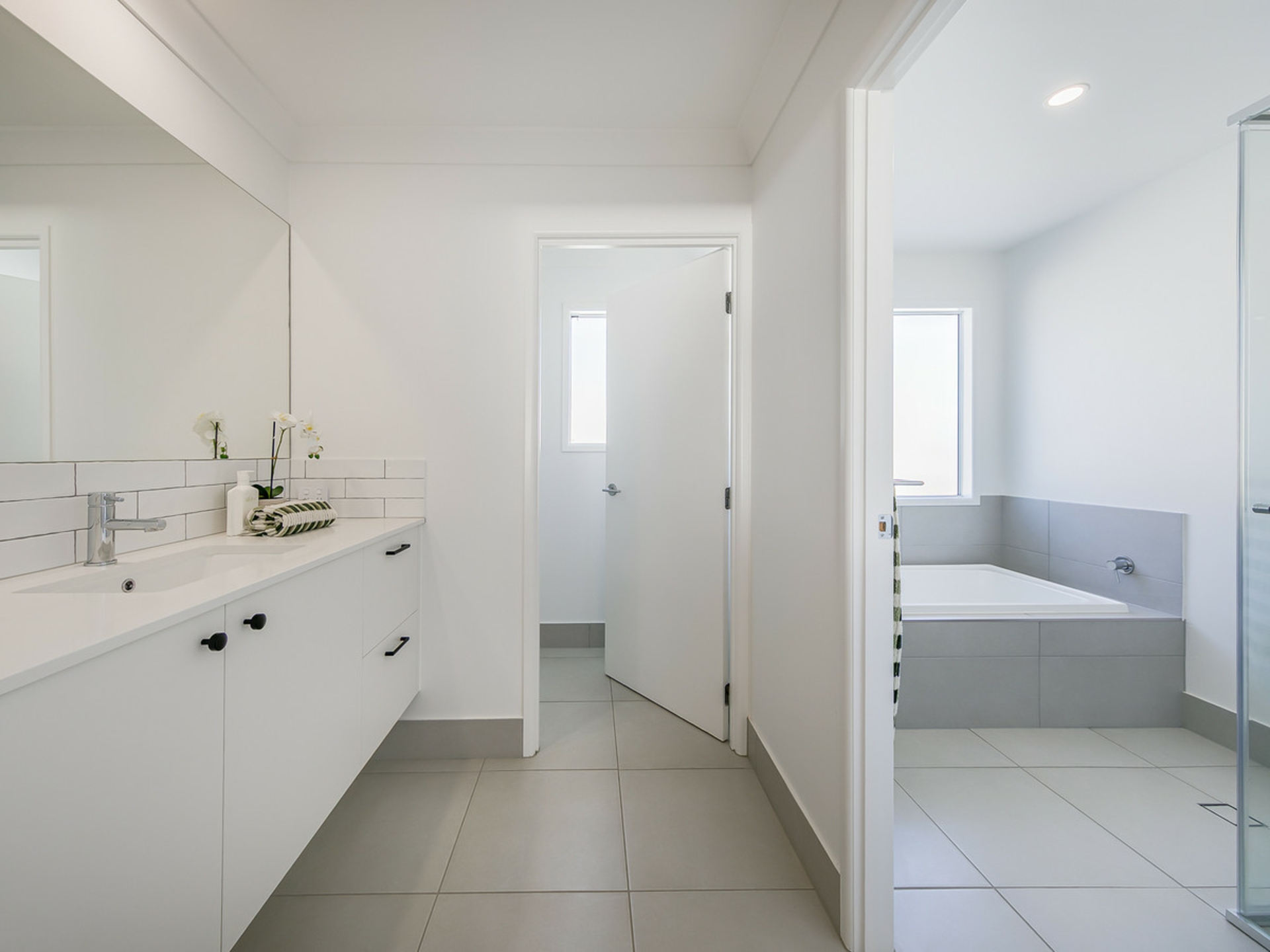 35 Farrant Street — photo 14 of 14