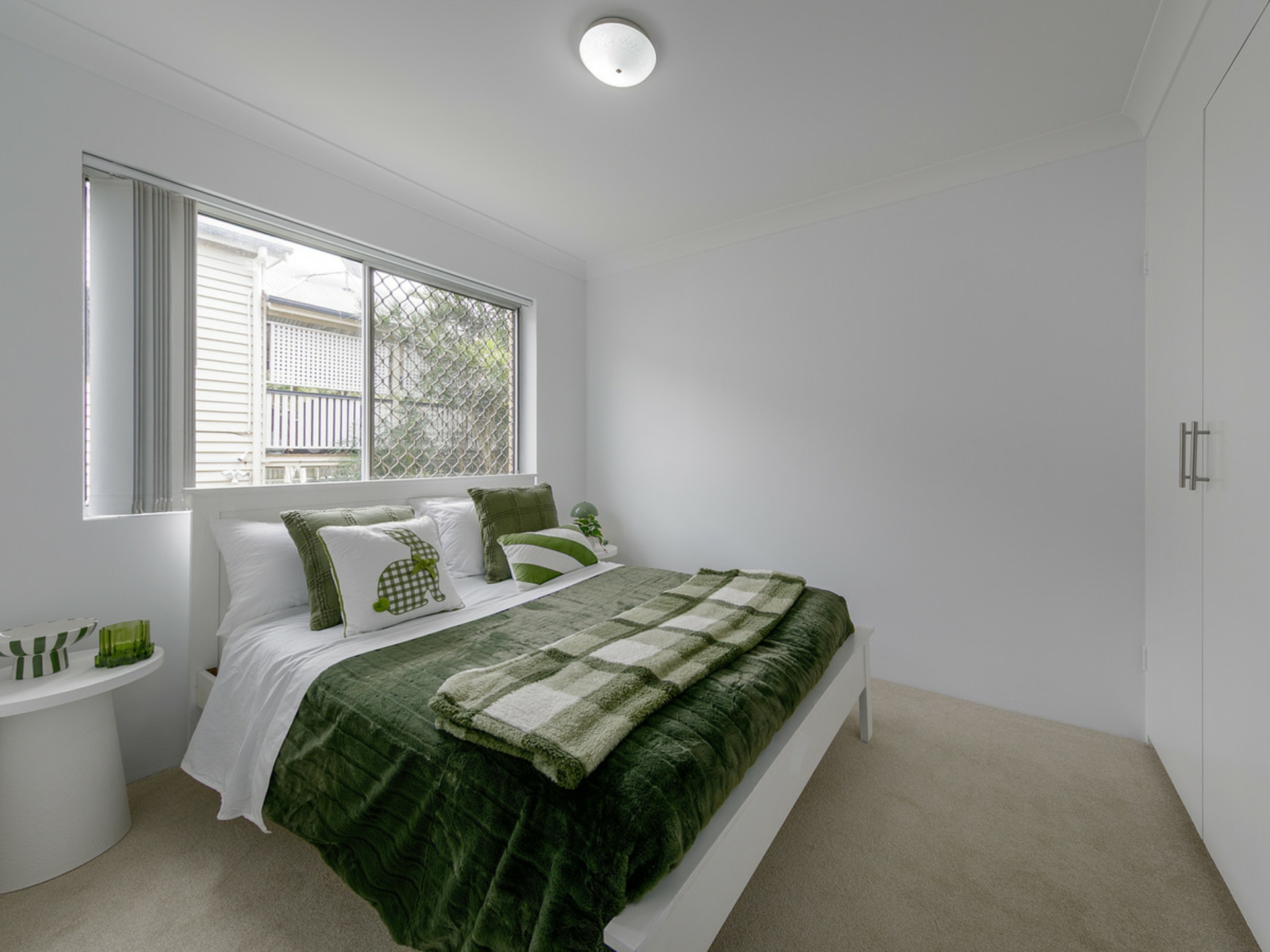 2/8 Blackmore Street — photo 6 of 11