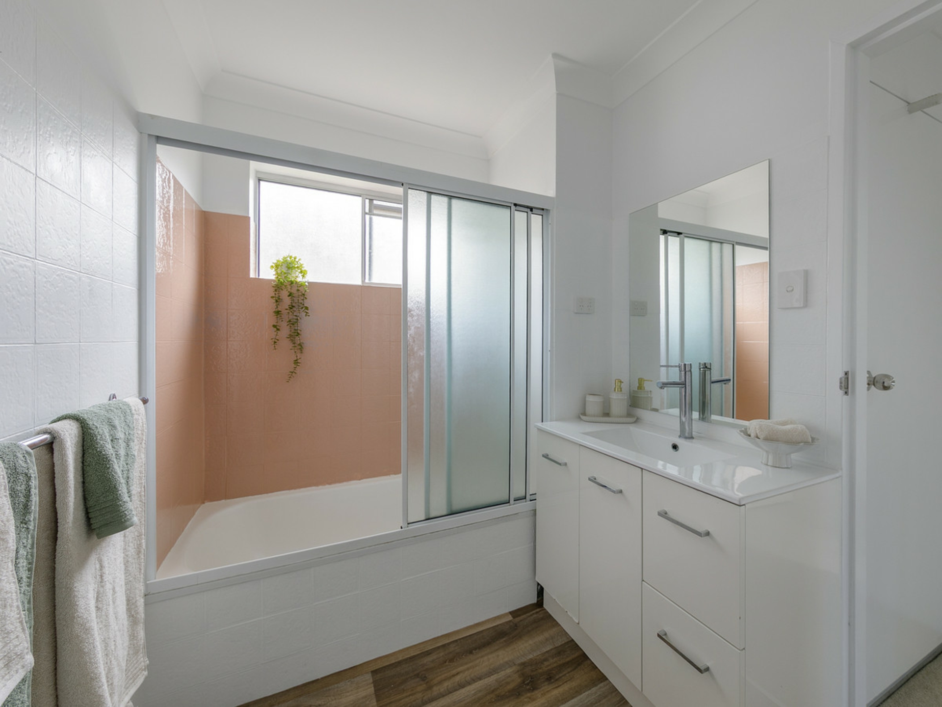 2/8 Blackmore Street — photo 8 of 11