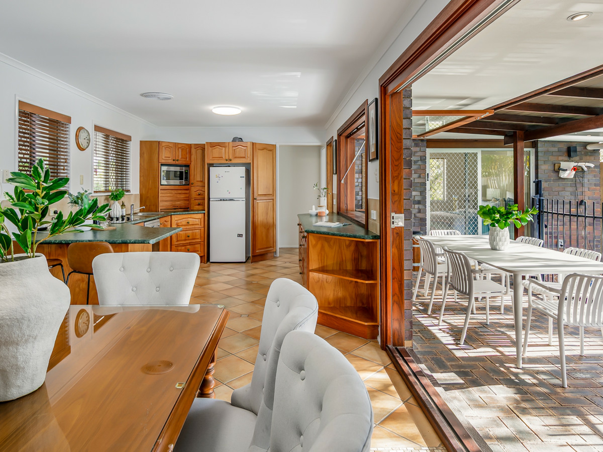 31 Chaplin Street — photo 2 of 13