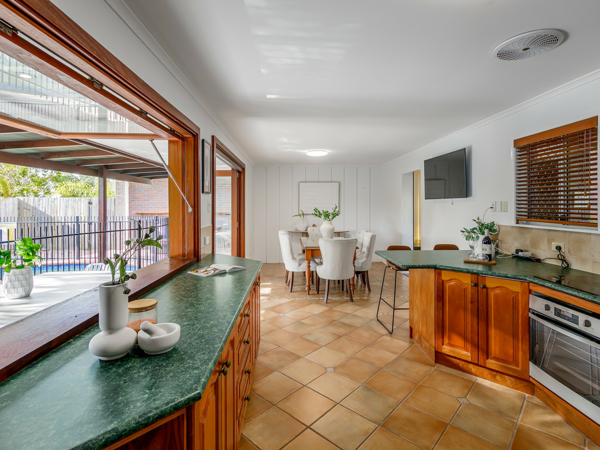 31 Chaplin Street — photo 3 of 13